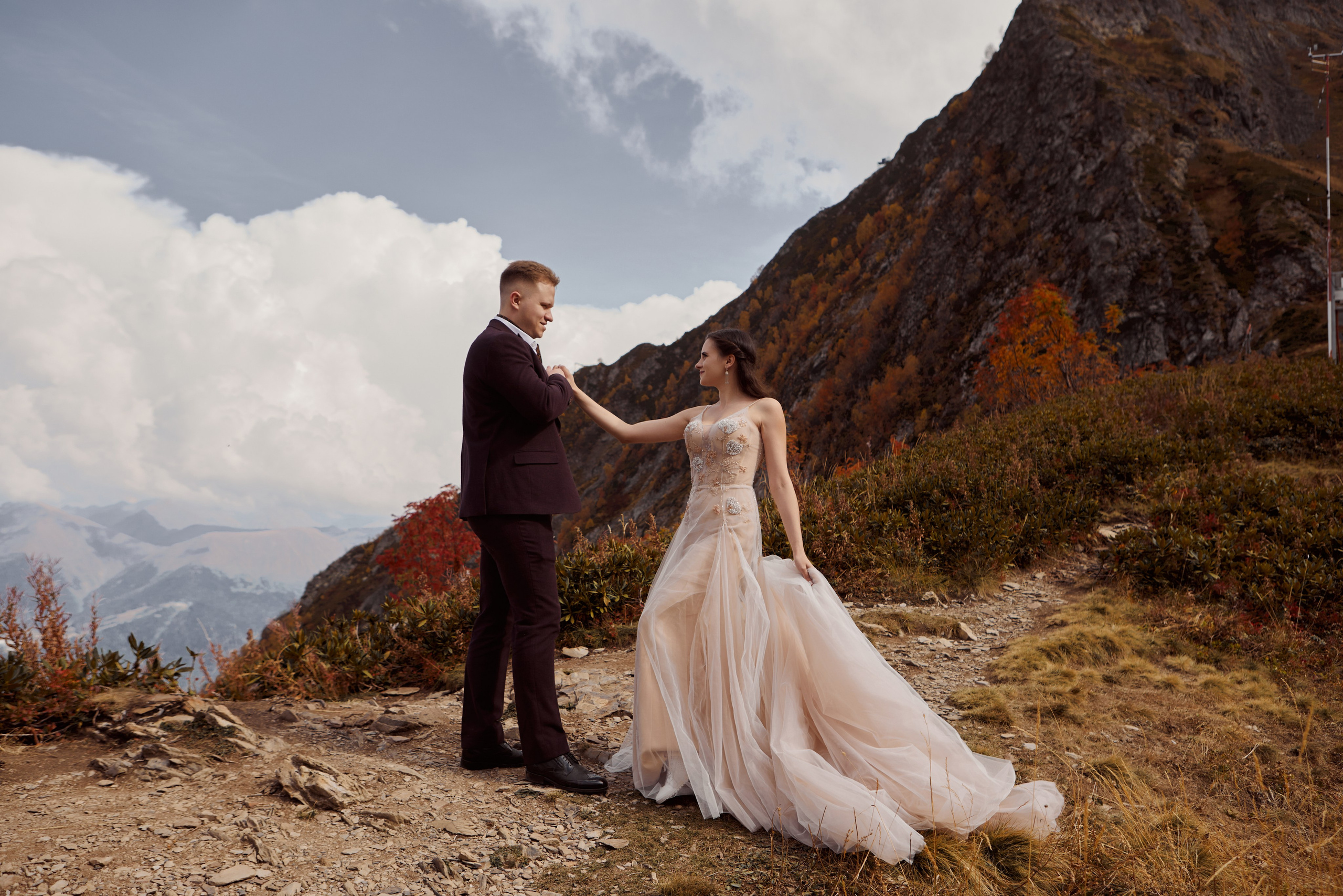 Свадебная фотосессия в горах. Свадебный и семейный фотограф в Сочи-Красной поляне Ларионова Анна