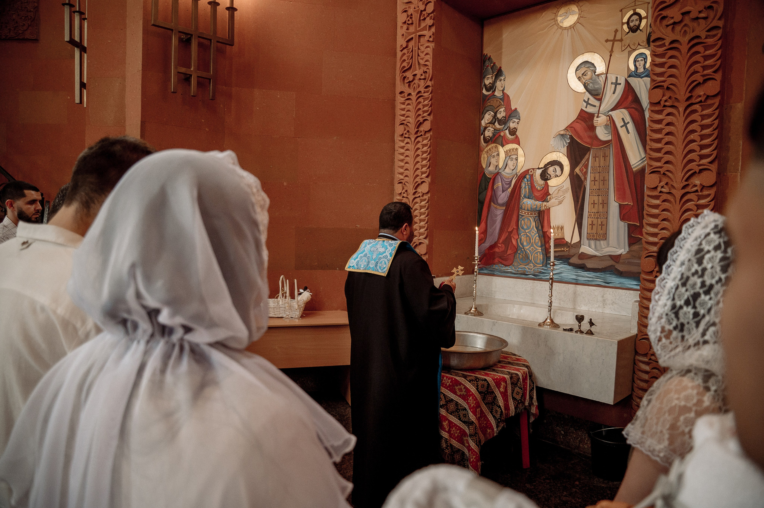 Крещение в армянском храме. Фотограф Мария Стрелкова