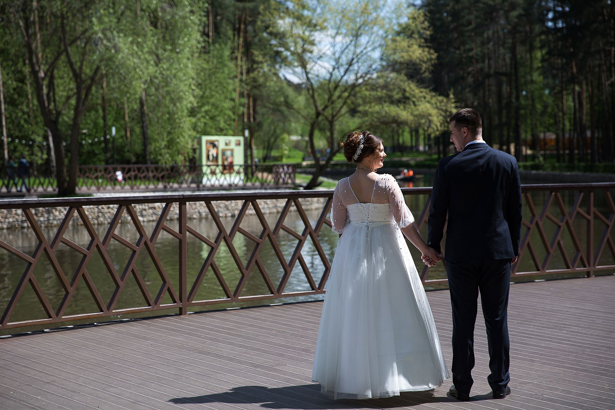 Прогулка, фотосессия жениха и невесты. Свадебная съемка. Фотограф в Москве Валерий Боцман