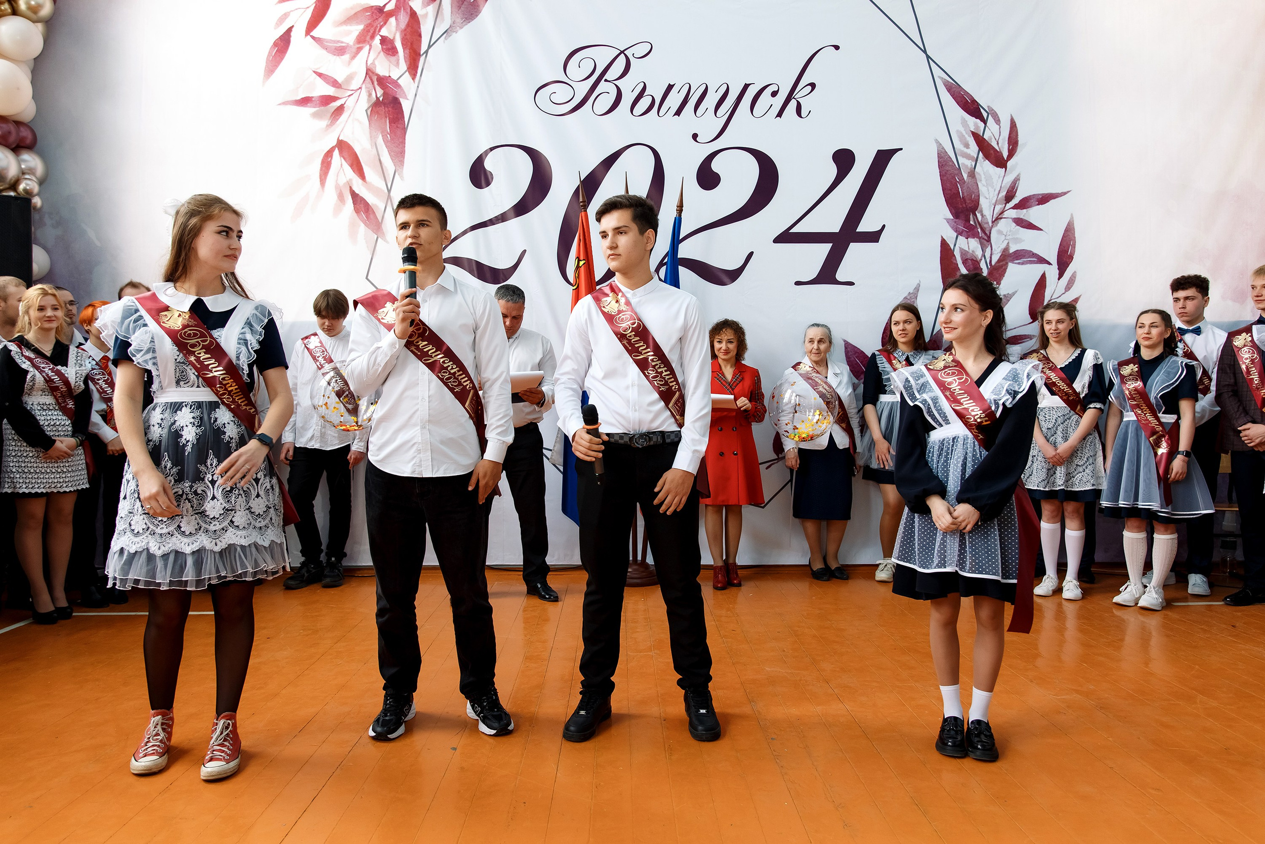 11 класс Последний звонок. Фотограф Любовь Корниенко, Примоский край