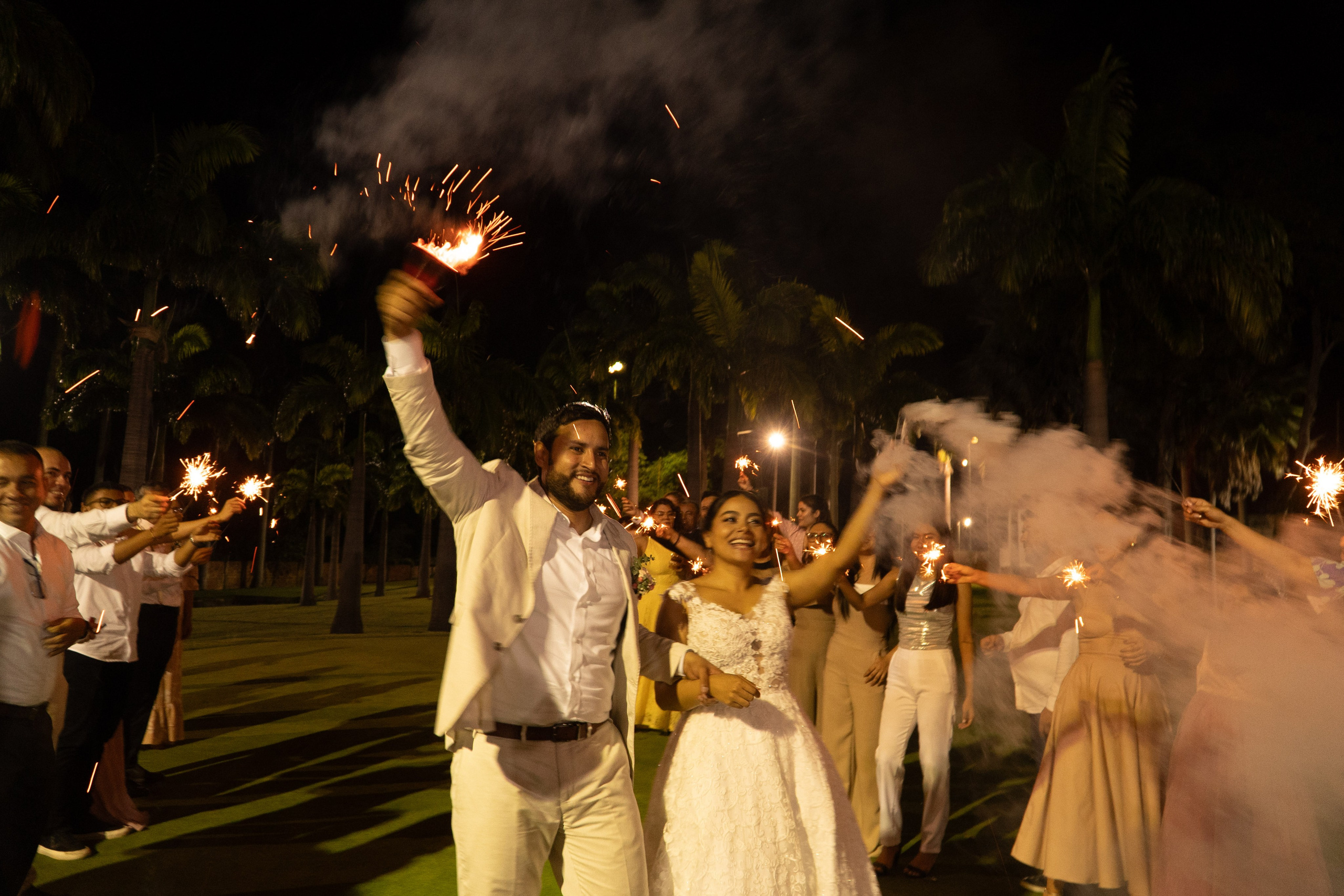 Carola & Gerson. Wedding Photographer in Barcelona and Medellin