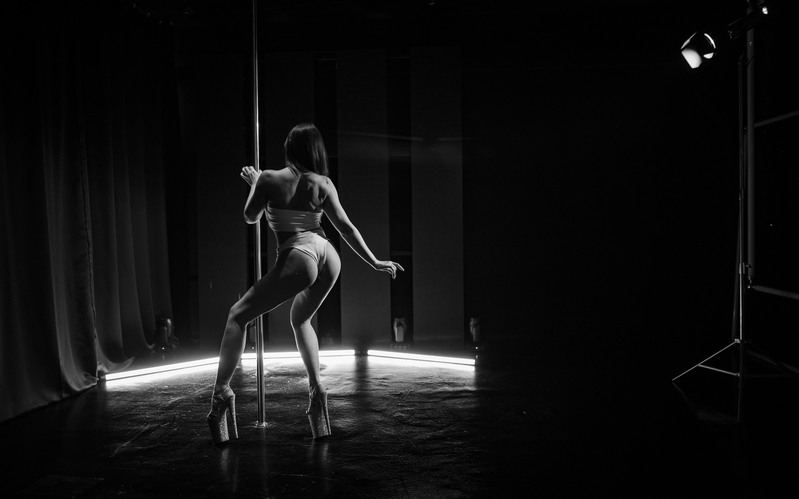 Pole dance. Oborin Sergey — портретный и свадебный фотограф