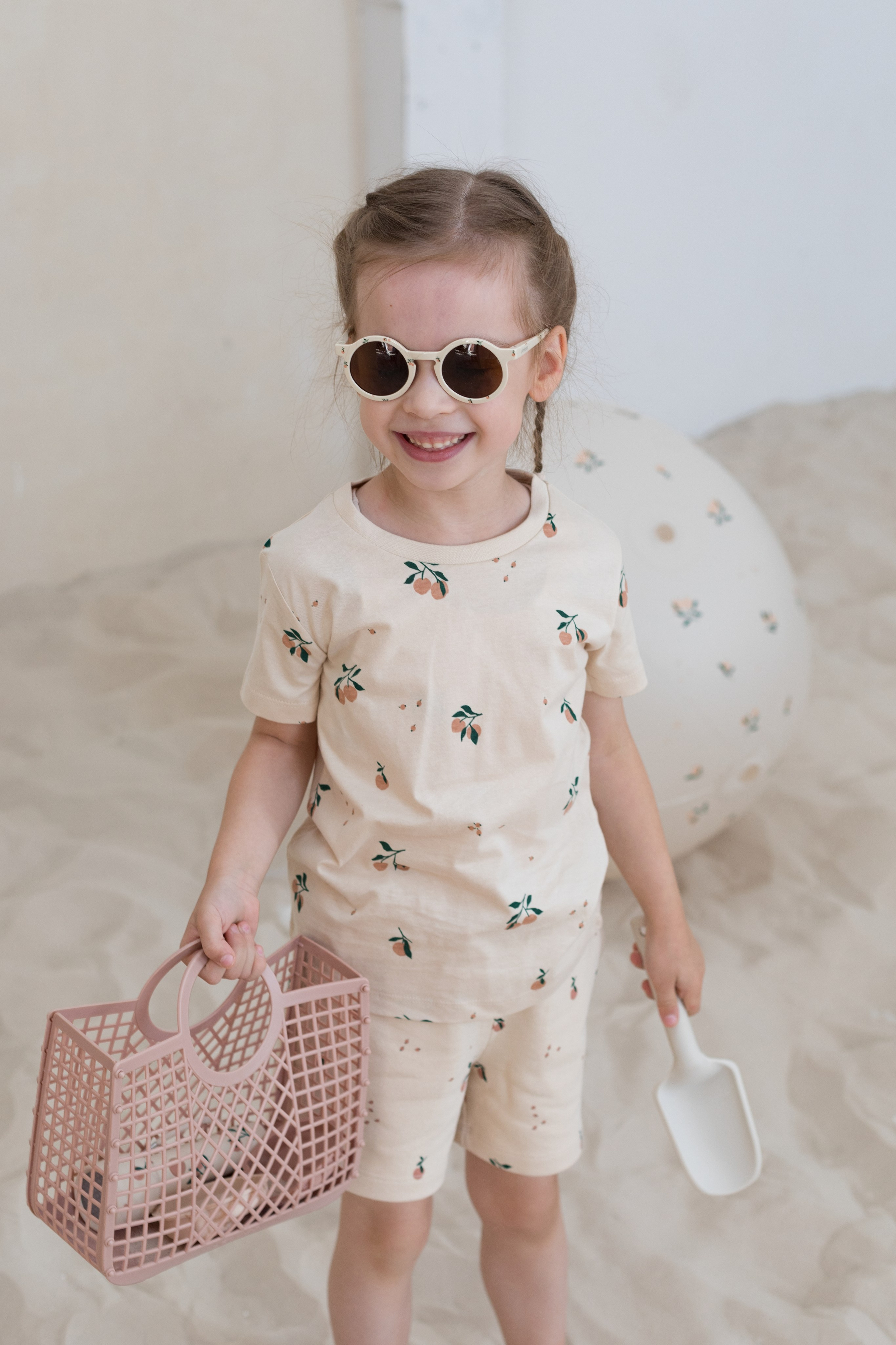 Фотосессия в песке для детского бренда. Детский и контент фотограф Надя Волкова Санкт-Петербург