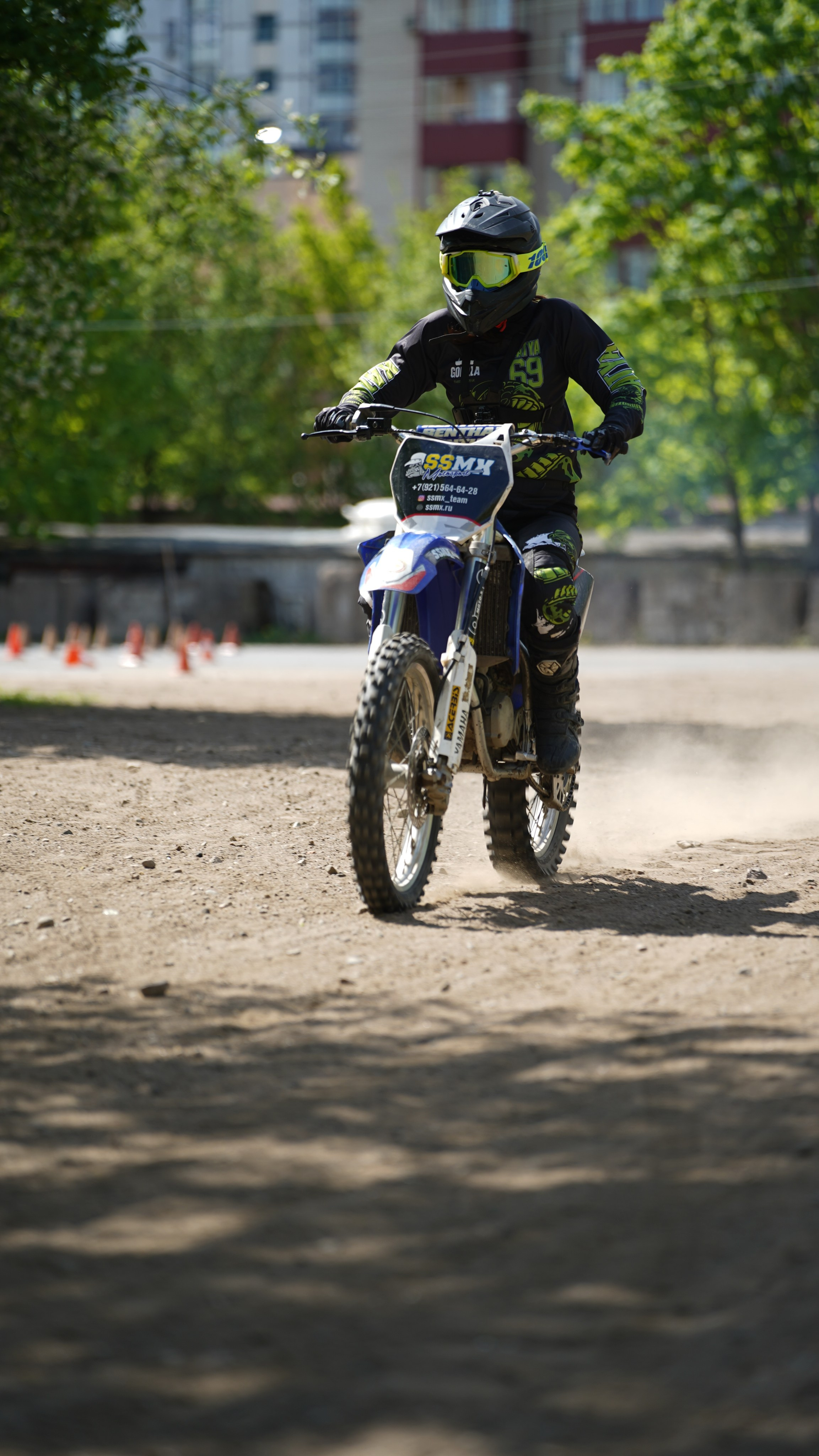 Катя Ли. Графический дизайнер Илья Левченко