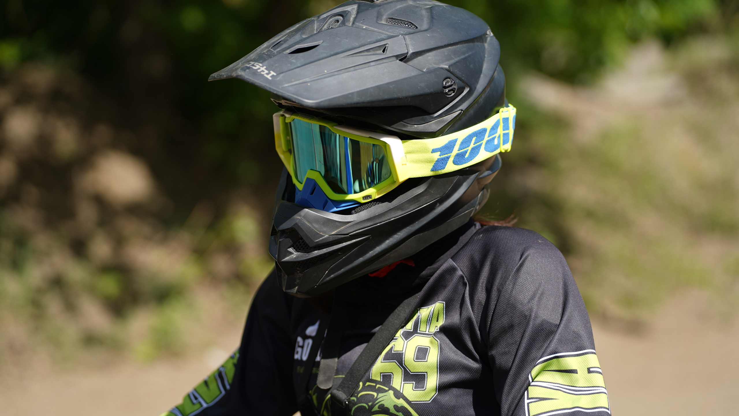 Катя Ли. Графический дизайнер Илья Левченко