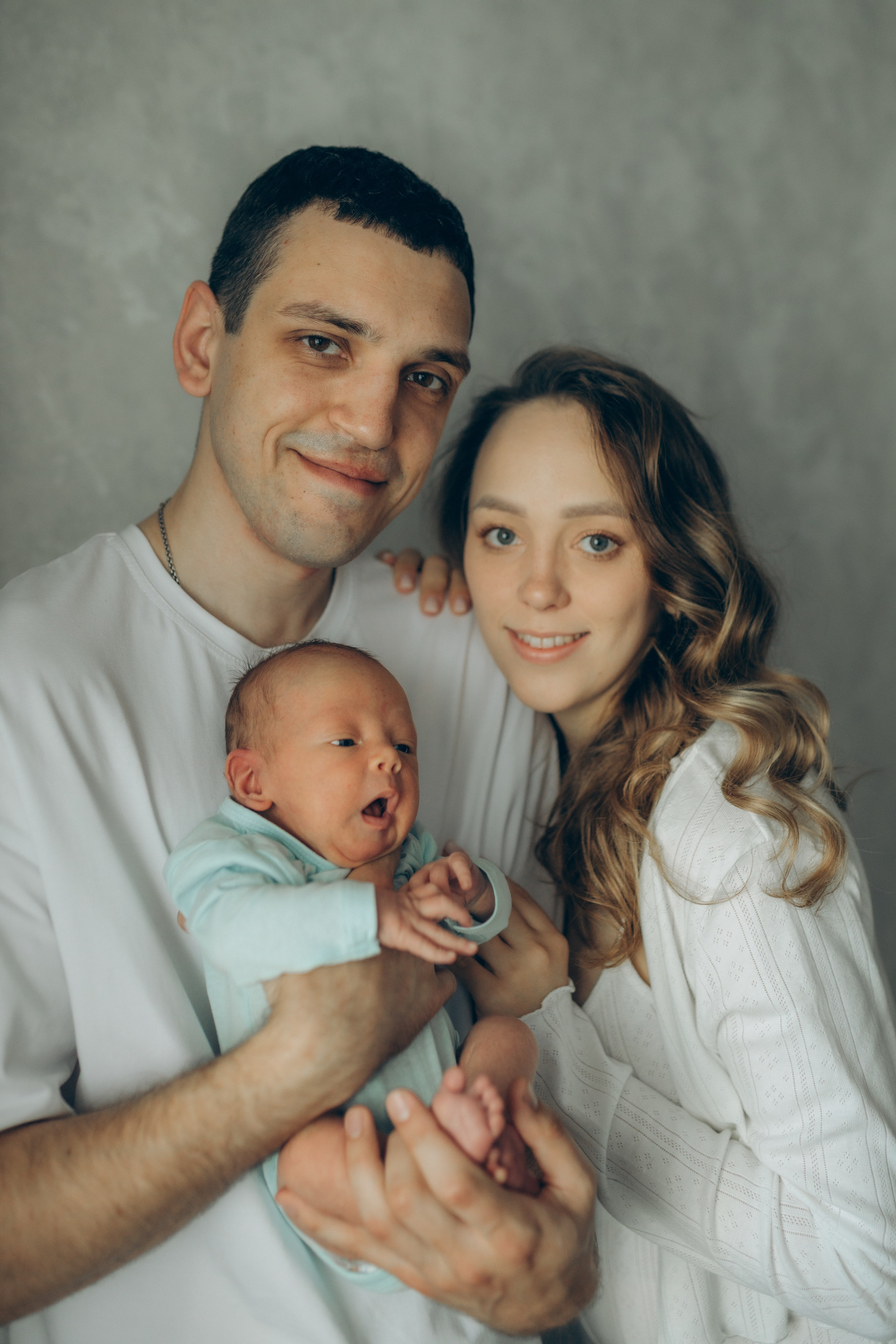 Ира, Дима, Кирюша, бабушка и Тайсон. Семейный фотограф и фотограф на роды в Ростове-на-Дону Мухина Виктория