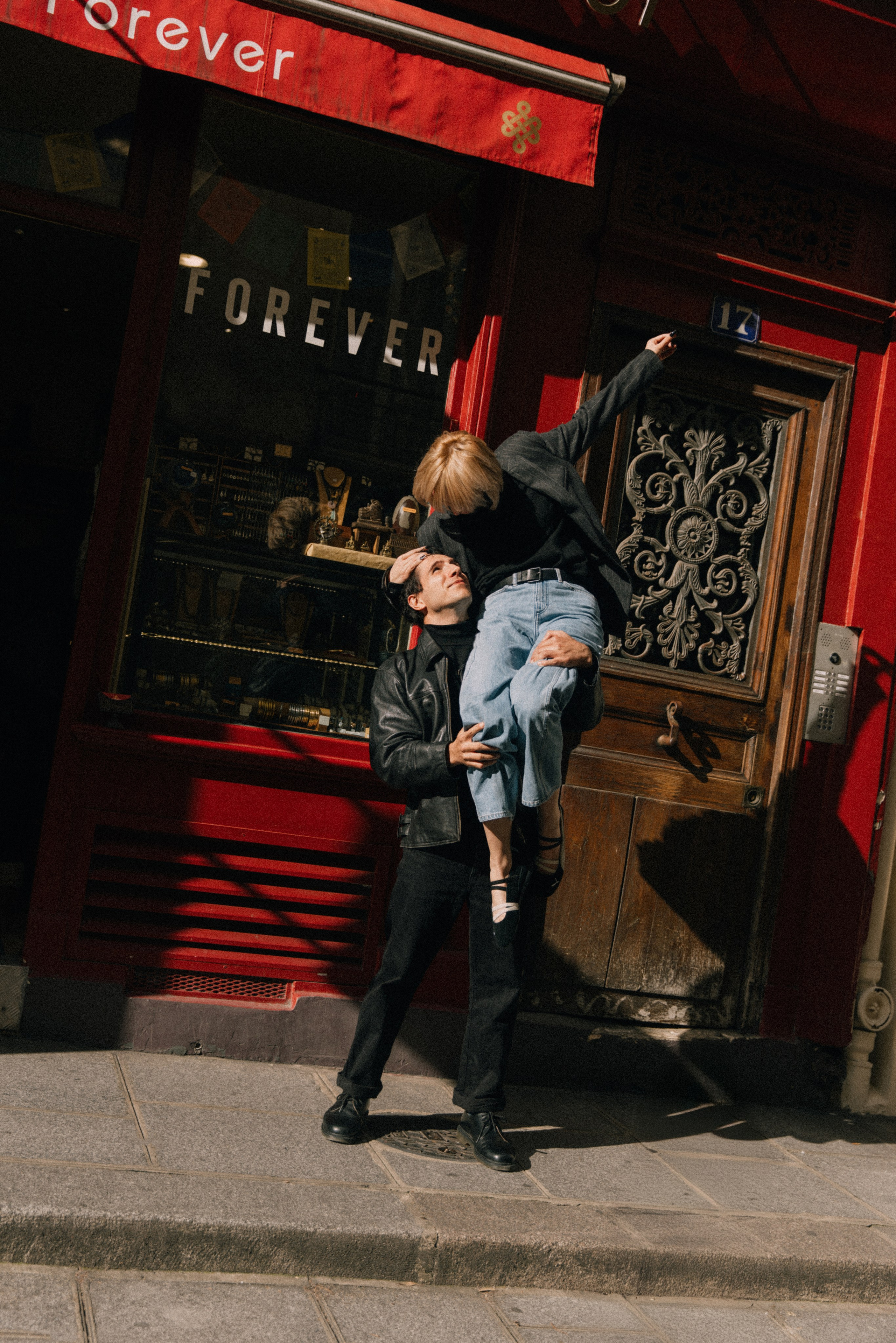 First love is something that lasts forever. Photographer in Paris