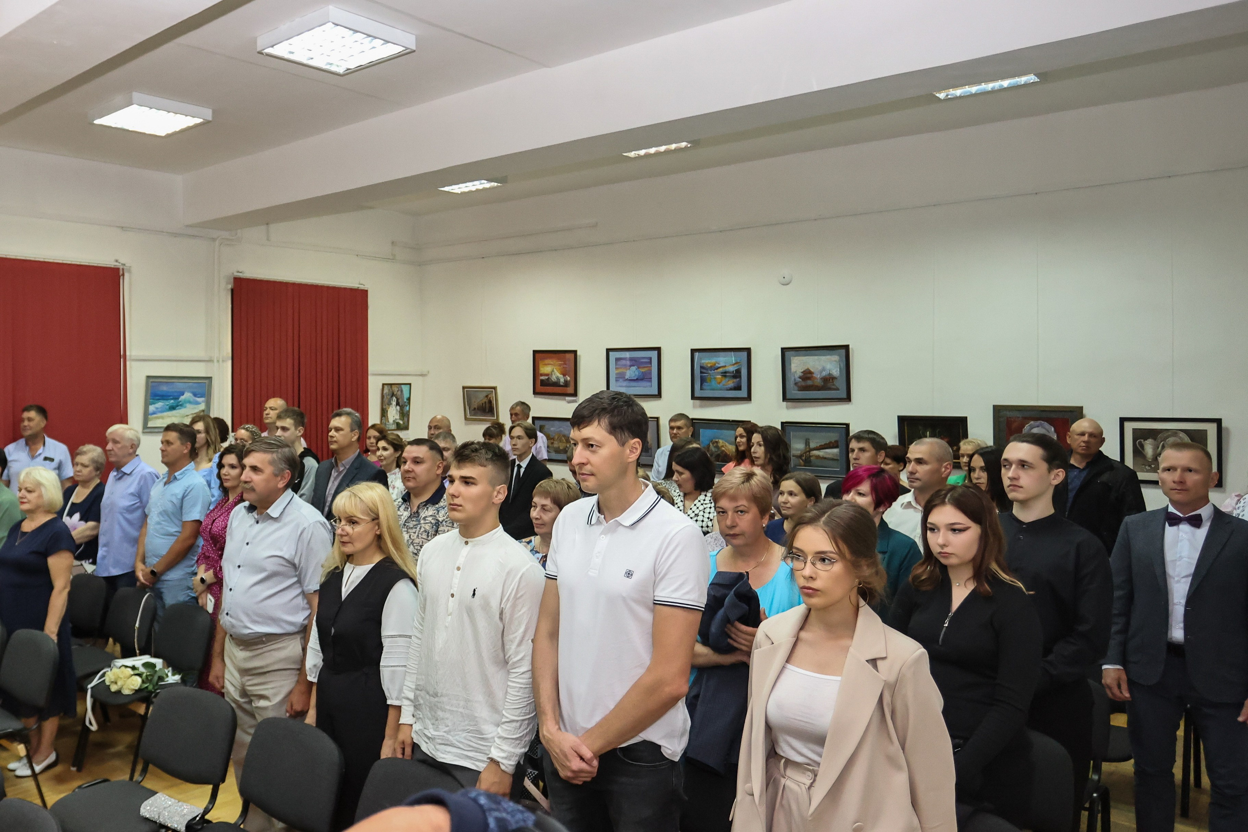 Вручение аттестатов. Школа № 7, выпускники 11 класса 2023 г. Студия выпускных альбомов Остров