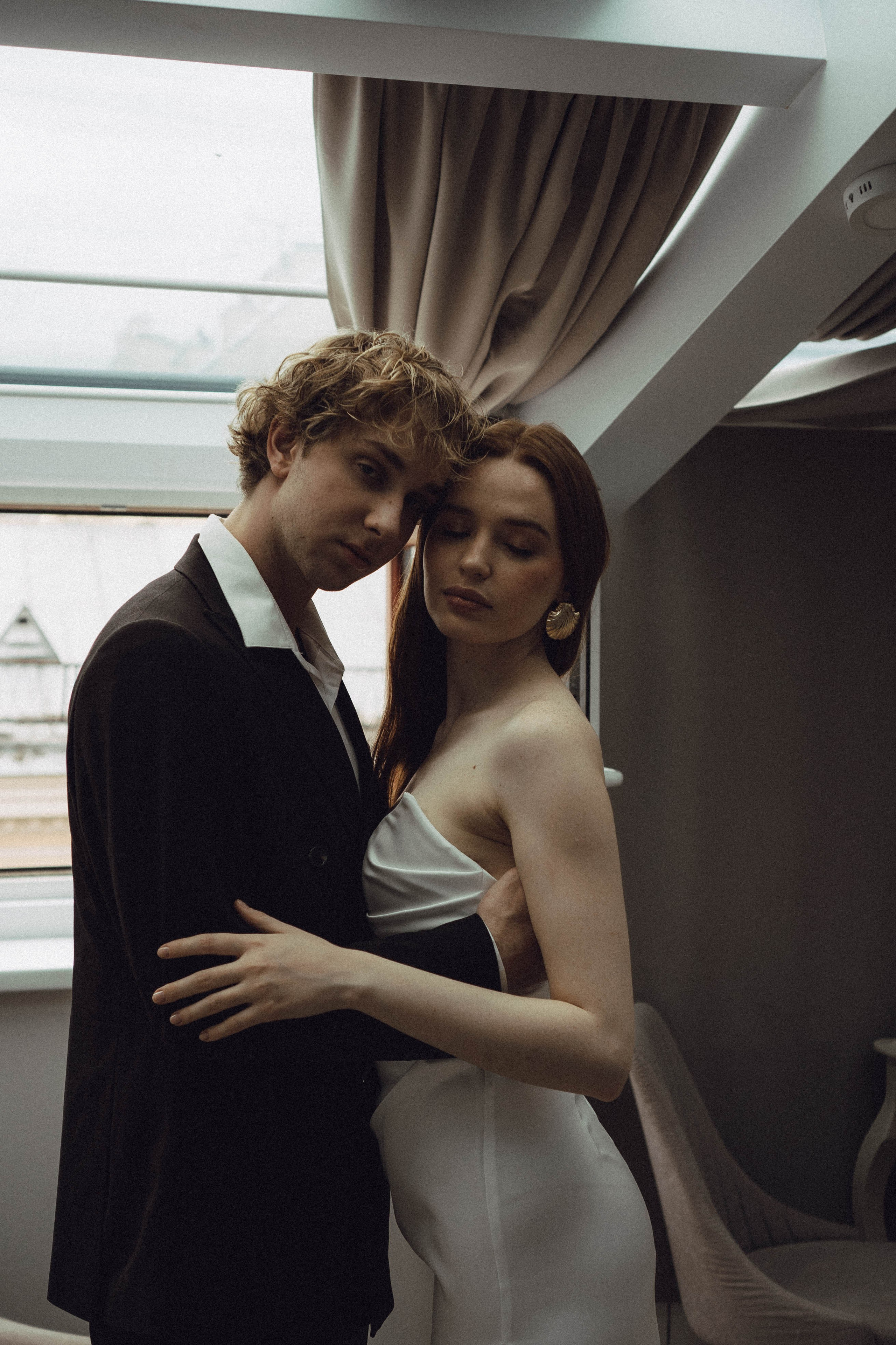 СВАДЕБНАЯ СЬЕМКА В ОТЕЛЕ. СБОРЫ ЖЕНИХА И НЕВЕСТЫ И ТАКЖЕ ТОР И ПОДГОТОВКА К ПРОГУЛКЕ. Профессиональный фотограф, Санкт-Петербург — Виктория Богомолова