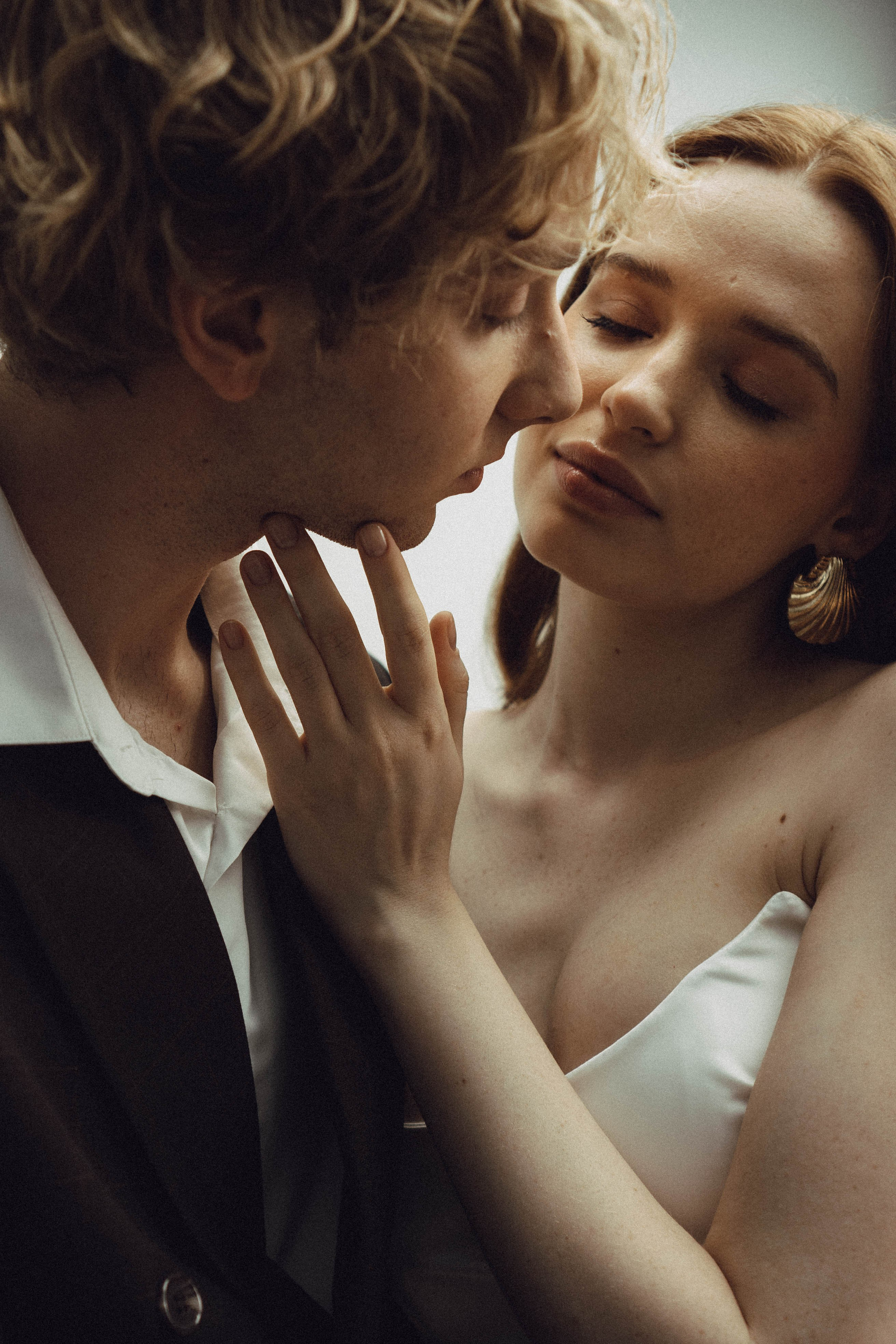 СВАДЕБНАЯ СЬЕМКА В ОТЕЛЕ. СБОРЫ ЖЕНИХА И НЕВЕСТЫ И ТАКЖЕ ТОР И ПОДГОТОВКА К ПРОГУЛКЕ. Профессиональный фотограф, Санкт-Петербург — Виктория Богомолова