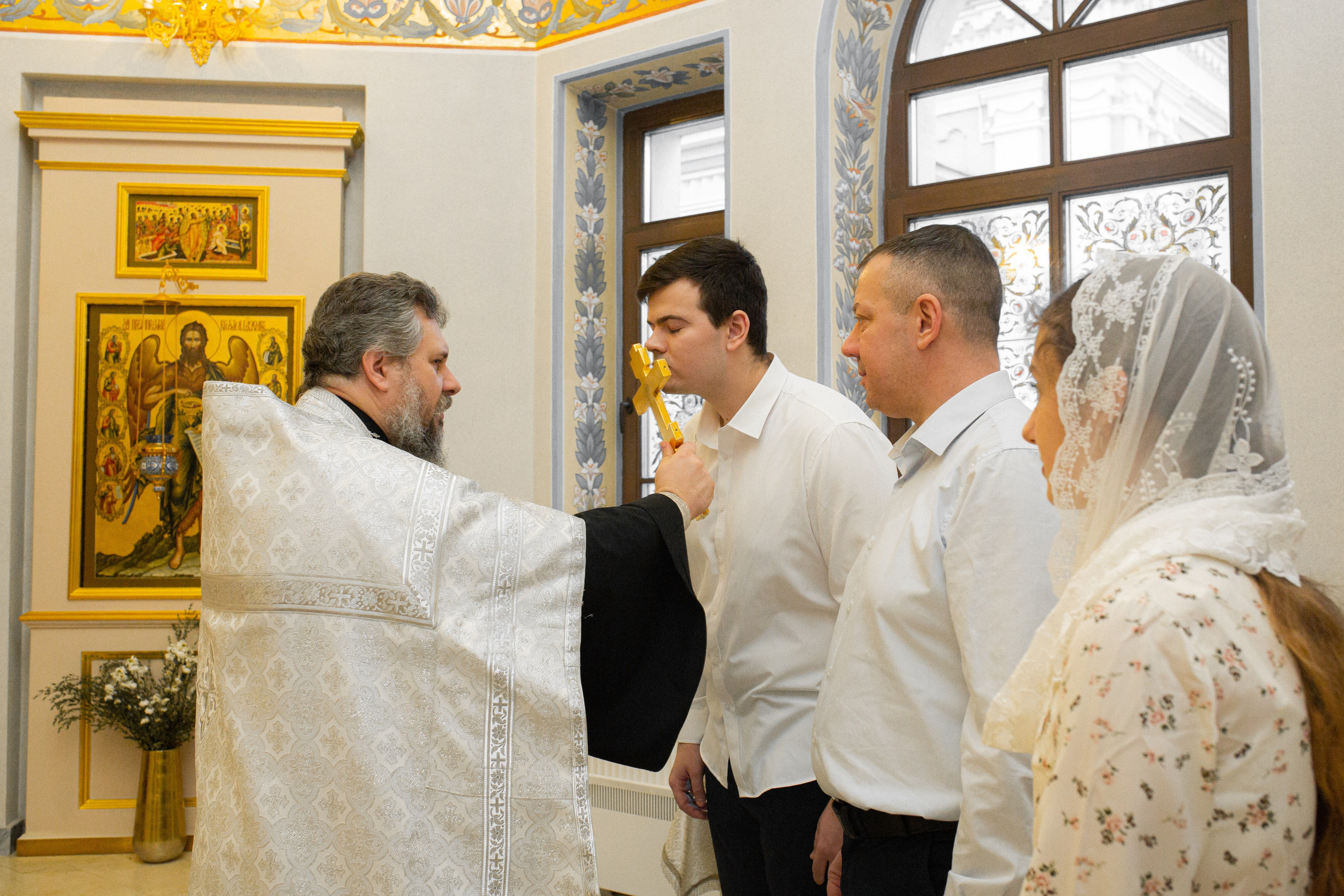 Церковь Рождества Пресвятой Богородицы в Крылатском. Свадебный и семейный фотограф