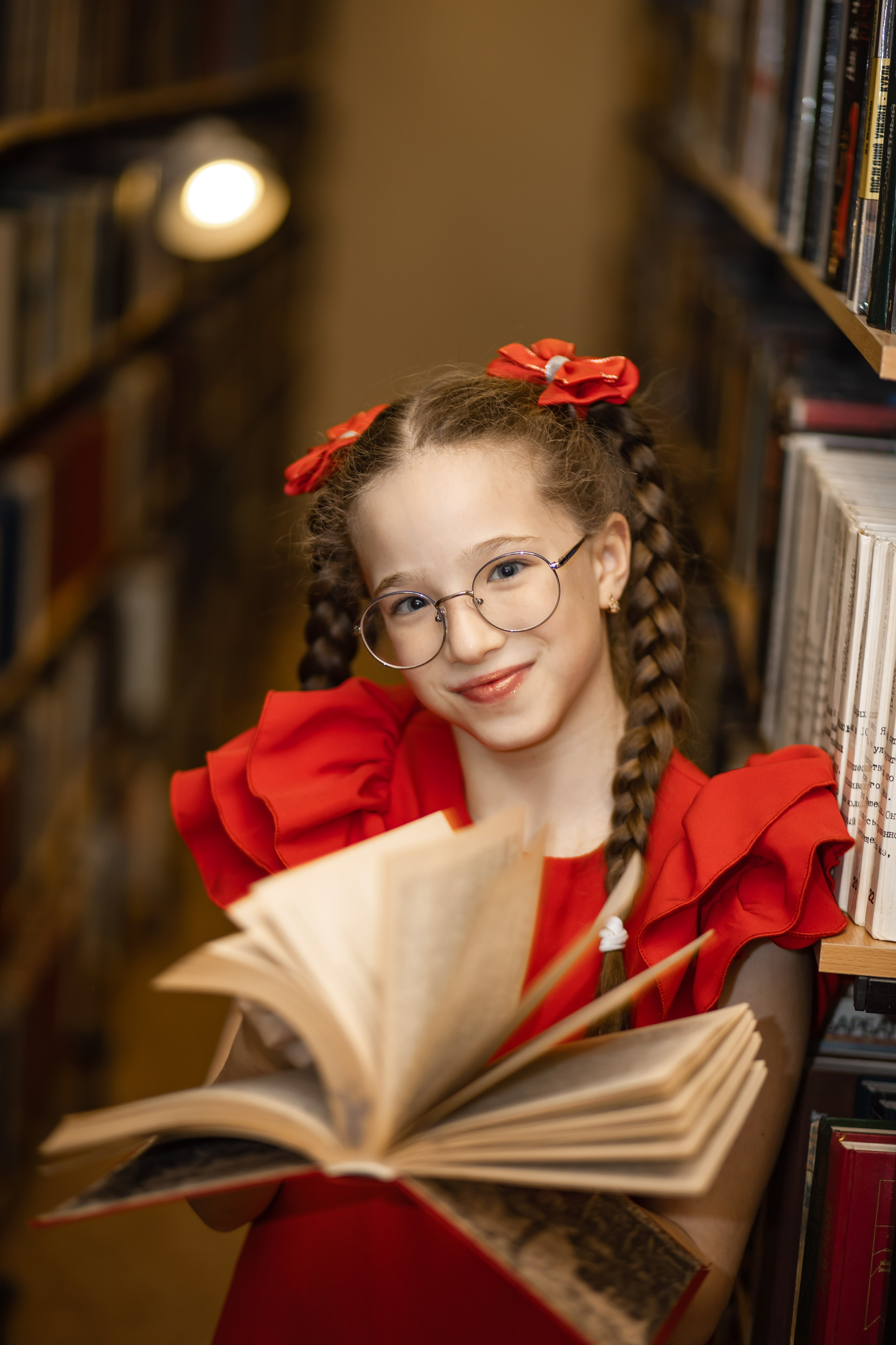 Фотосессия в библиотеке. Фотограф Григорьева Ольга. Портретная, семейная съёмка, Love Stori, видеосъёмка в городе Чита. Выпускные альбомы, фотокниги