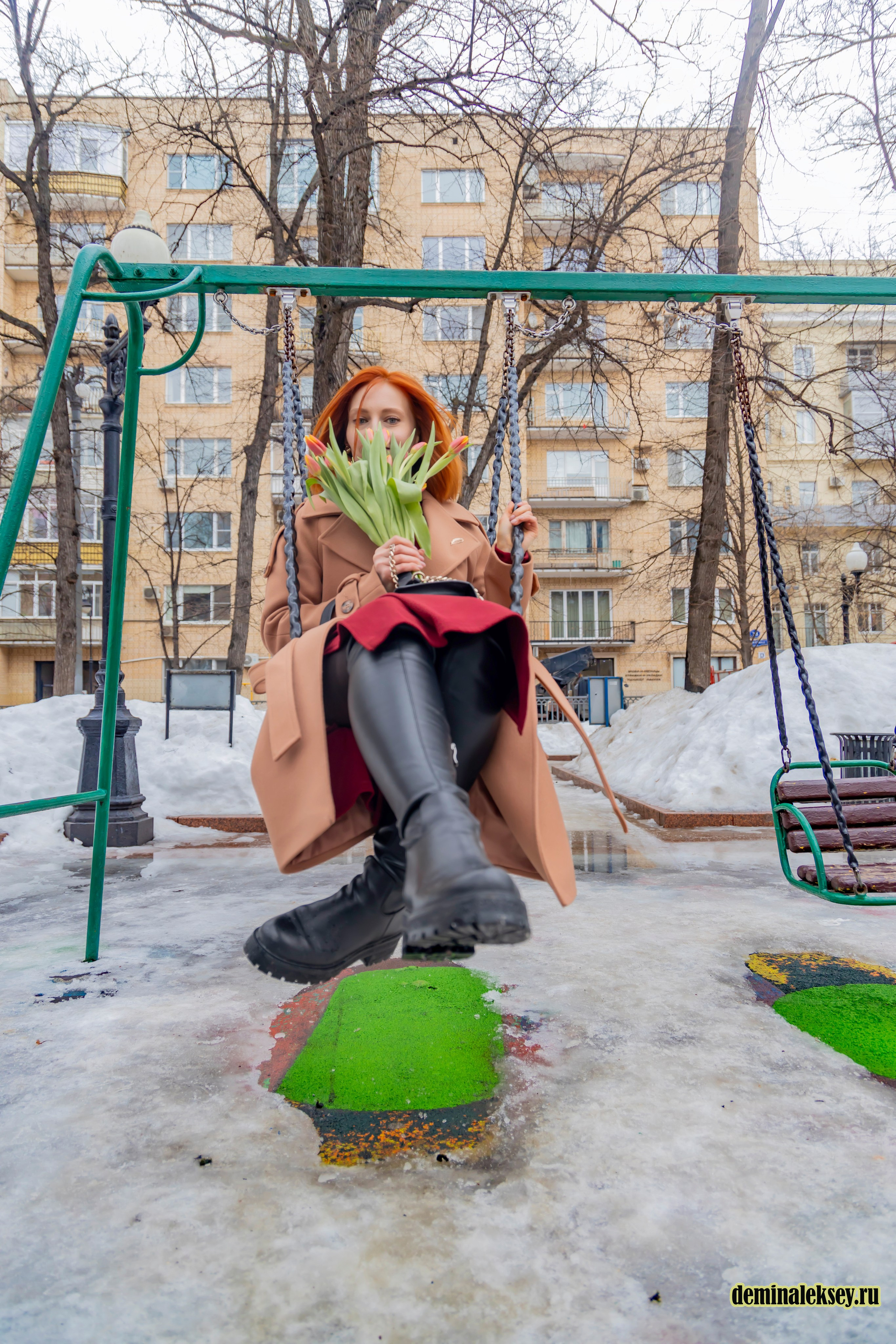 Весенняя фотопрогулка со Светланой на Патриарших прудах. Репортажный, семейный и студийный фотограф в Москве Демин Алексей
