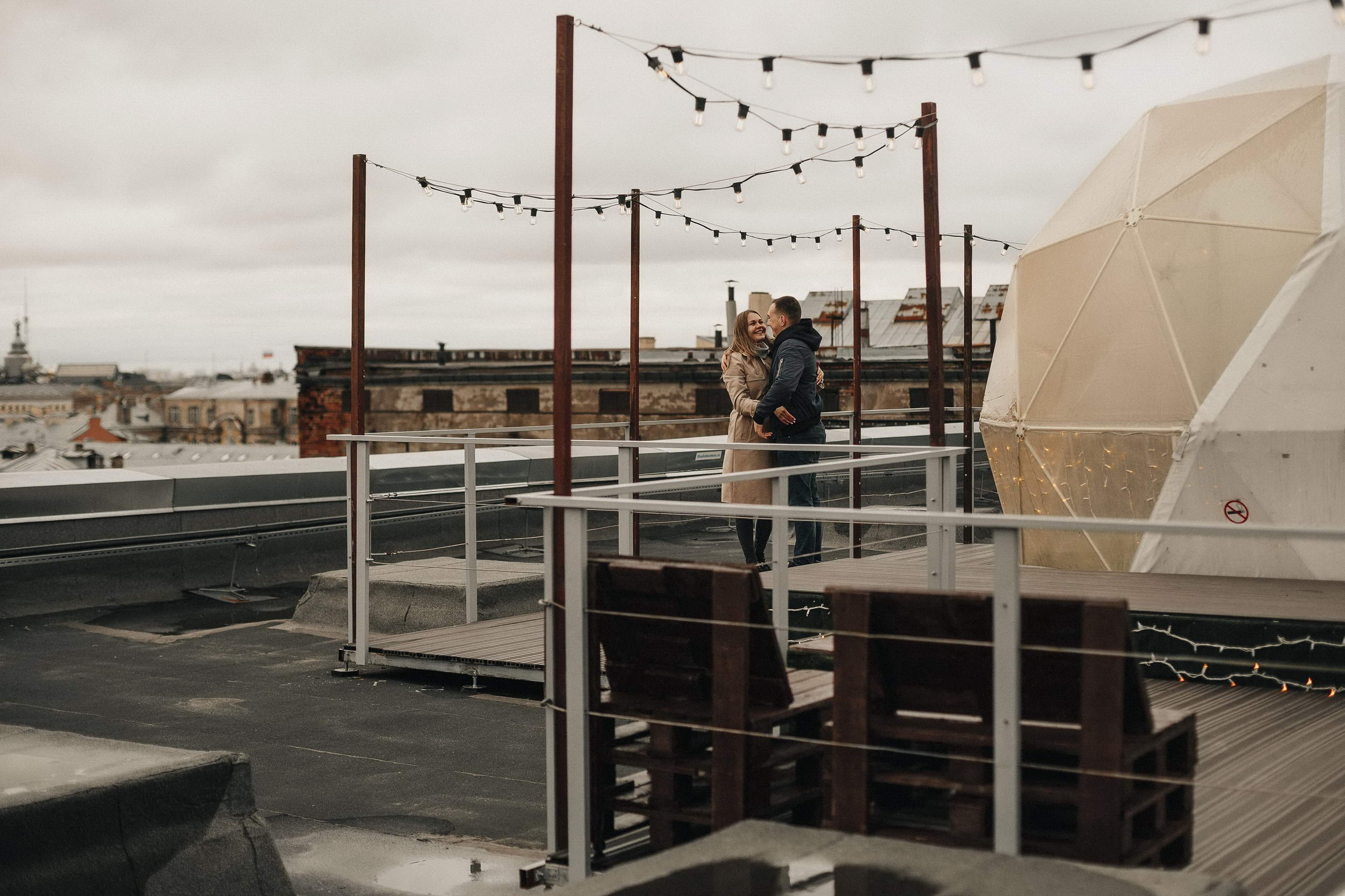 Предложение руки и сердца на крыше. Свадебный фотограф Игорь Брундасов 8PHOTO на свадьбу венчание загс СПб