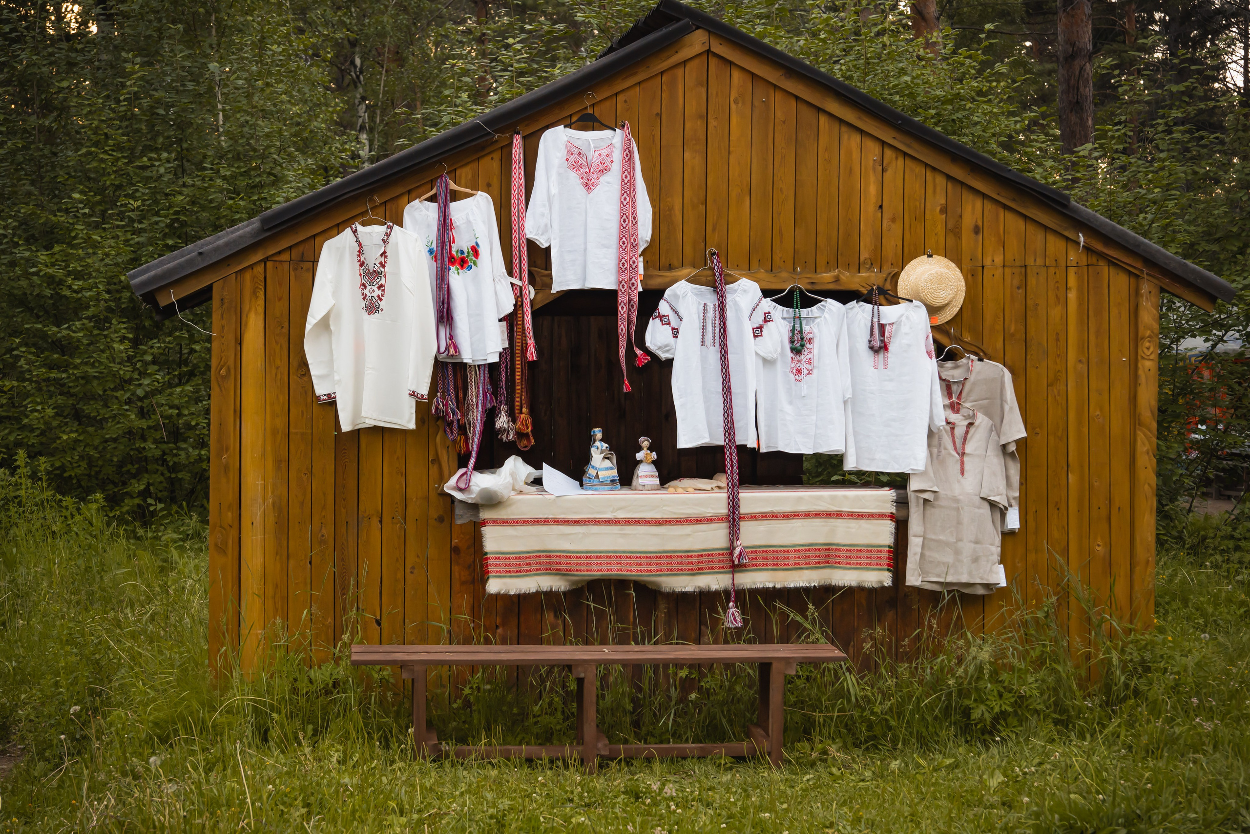 Белорусское Купалье. Занимаюсь профессиональной фотографией и живу рядом с Байкалом. Работаю в разных жанрах