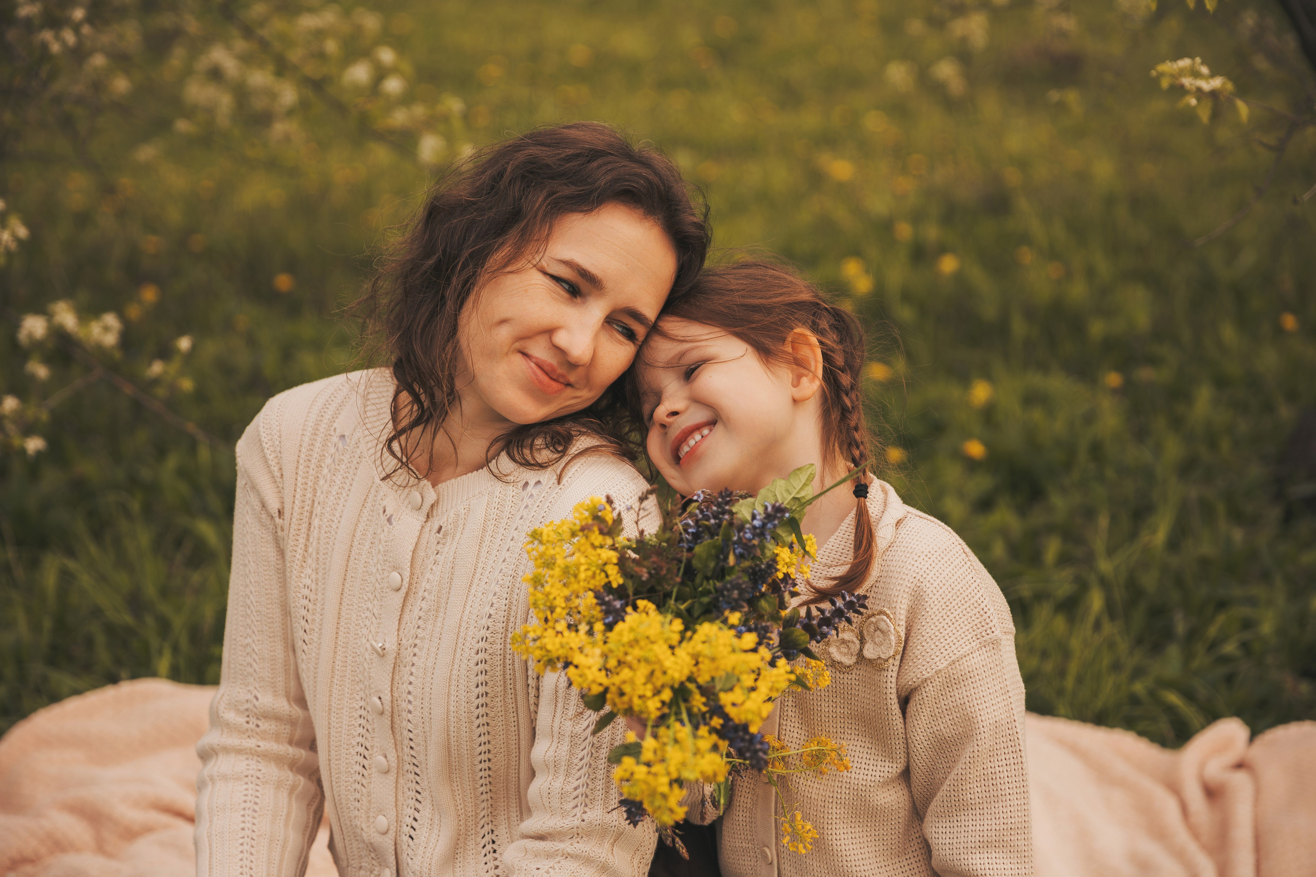 Фотосессия мамы с детьми в парке. Семейный и женский фотограф в Москве Надежда Воробьева