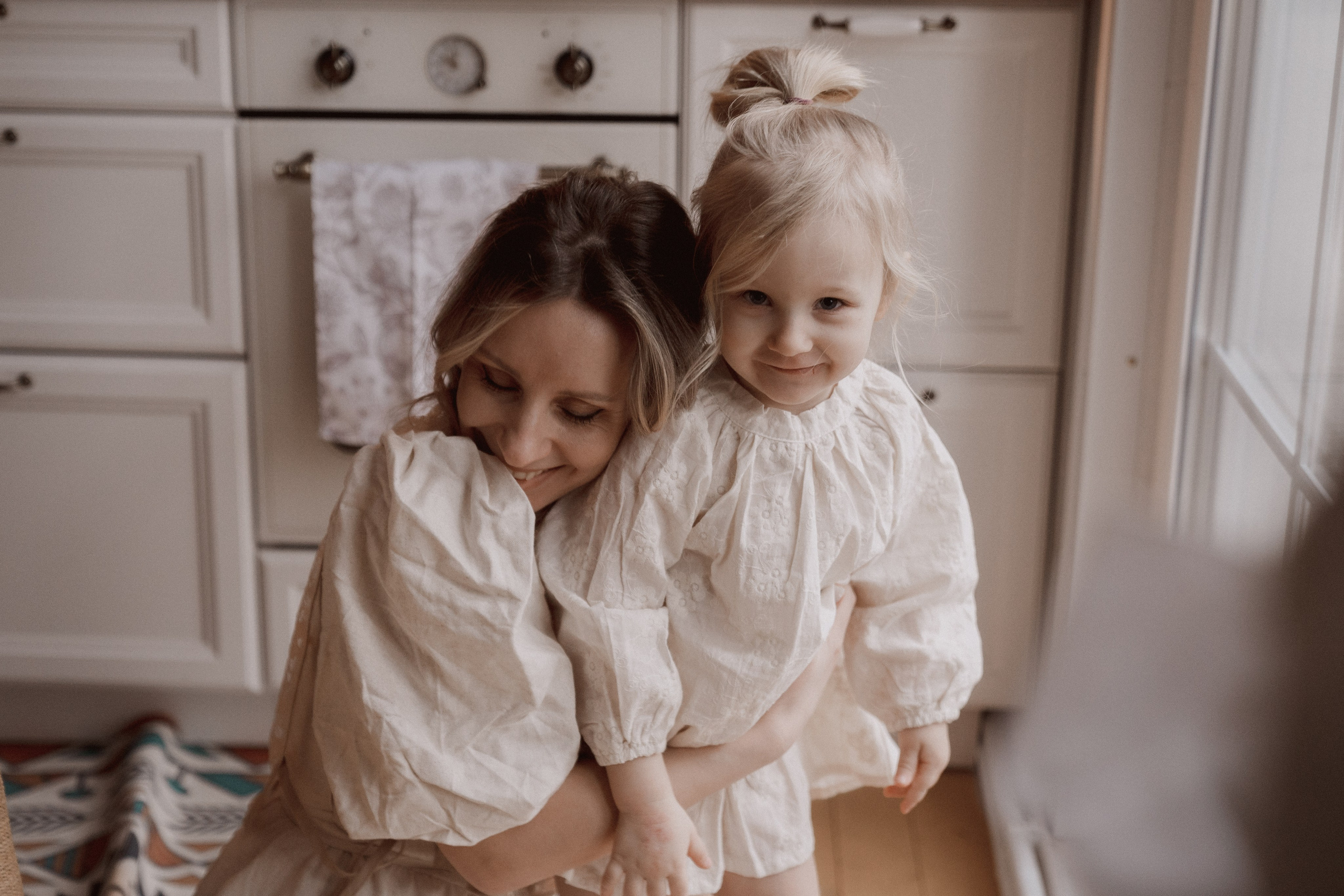 Лея и Ксения в фотодаче Ландыши. Семейный и детский фотограф в Сергиев Посаде, Хотьково Якимчук Любовь