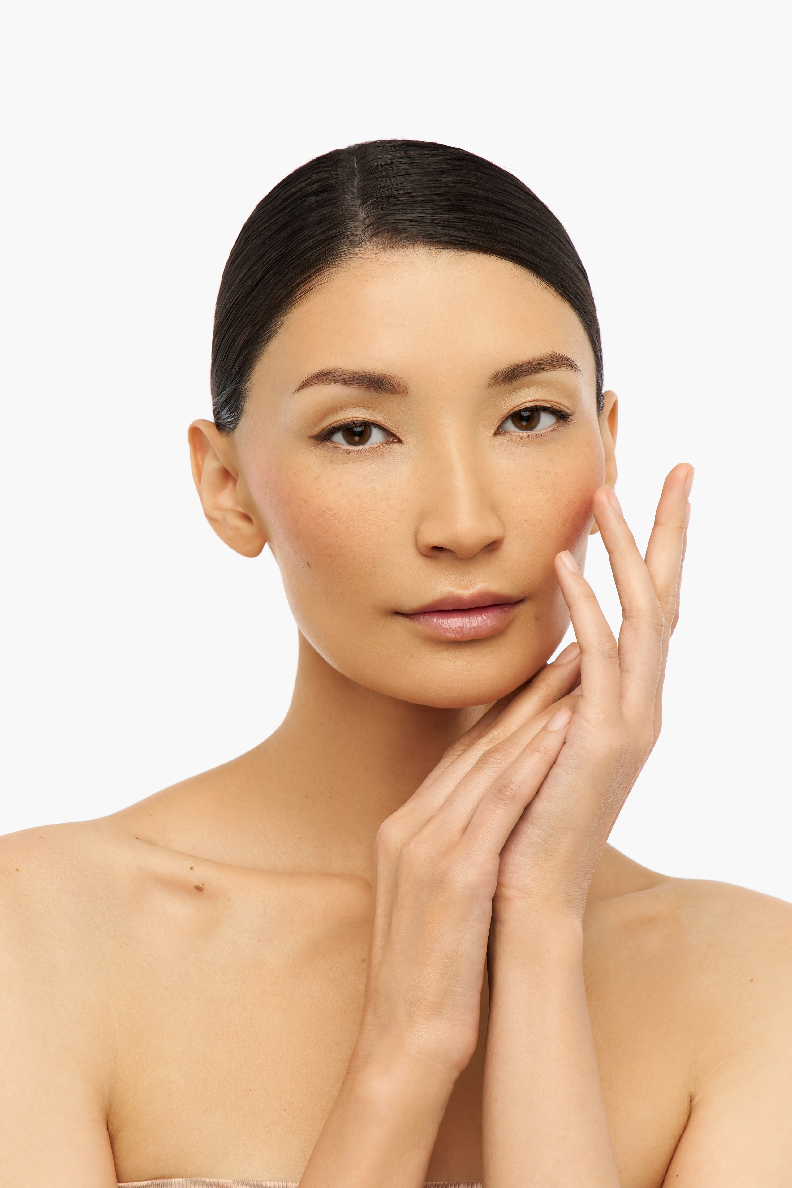 Бьюти. Фотограф для брендов одежды и маркетплейсов в Москве Рита Винтер