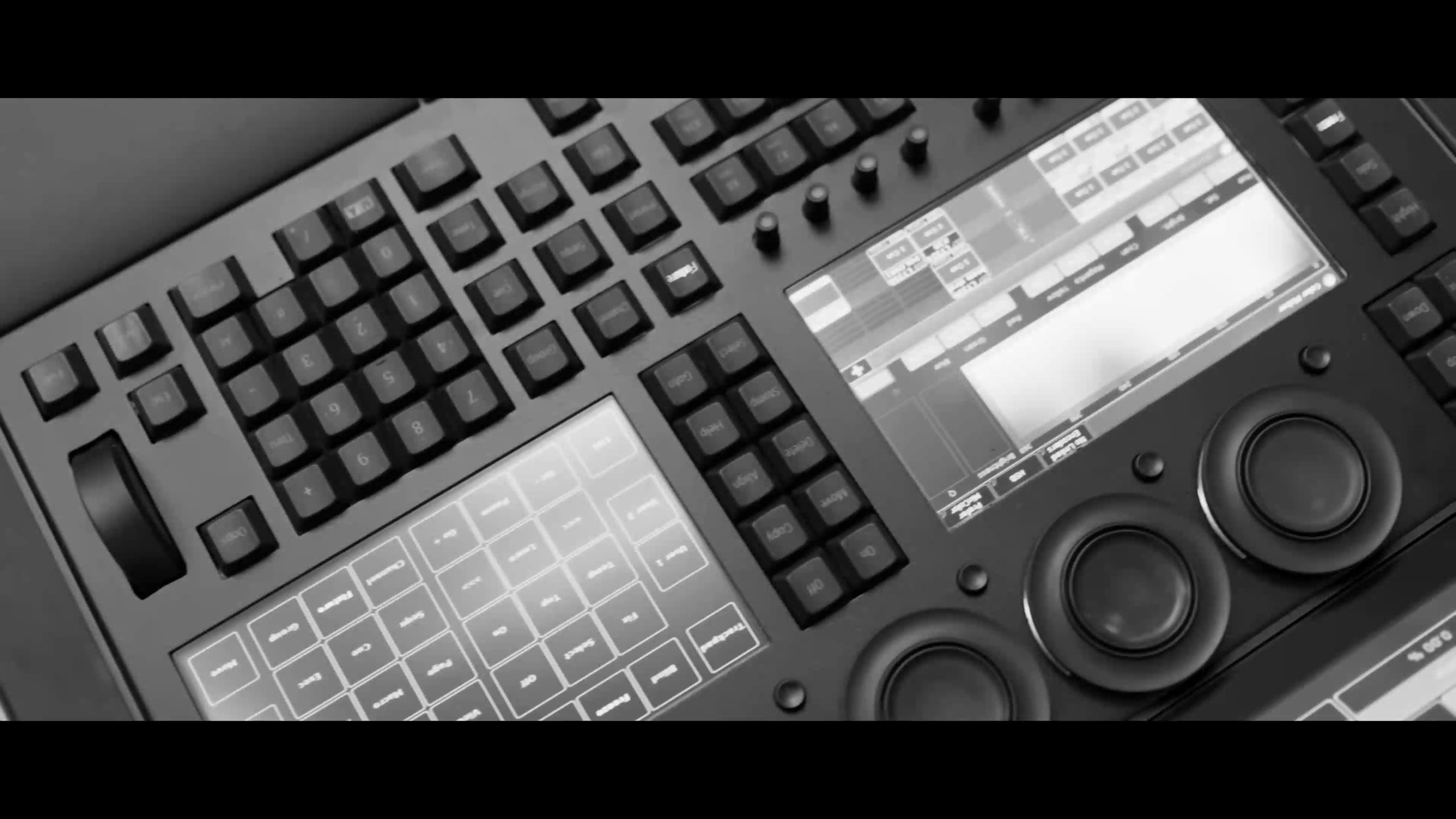 Медиа продакшн, свадебные съемки, история любви в Алматы