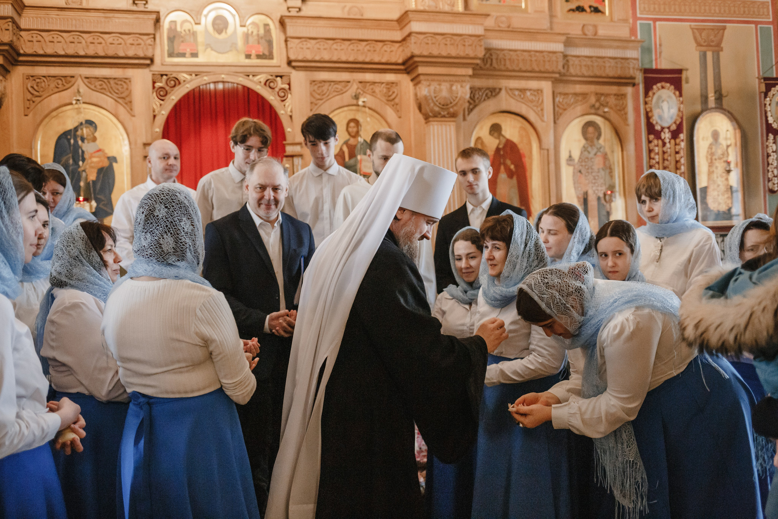 Служба Григория, митрополита, управляющего делами Московской Патриархии. Семейный фотограф Николаева Ольга