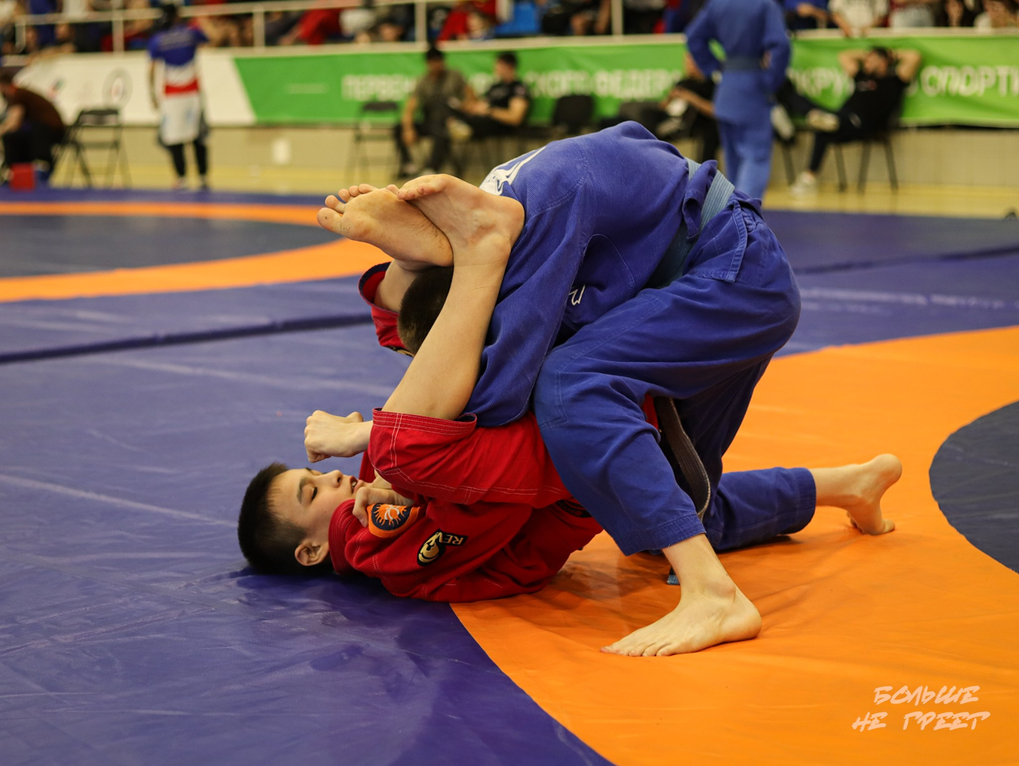 ПЕРВЕНСТВО УРФО ПО СПОРТИВНОЙ БОРЬБЕ ГРЭППЛИНГ И ГРЭППЛИНГ-ГИ. Больше не греет