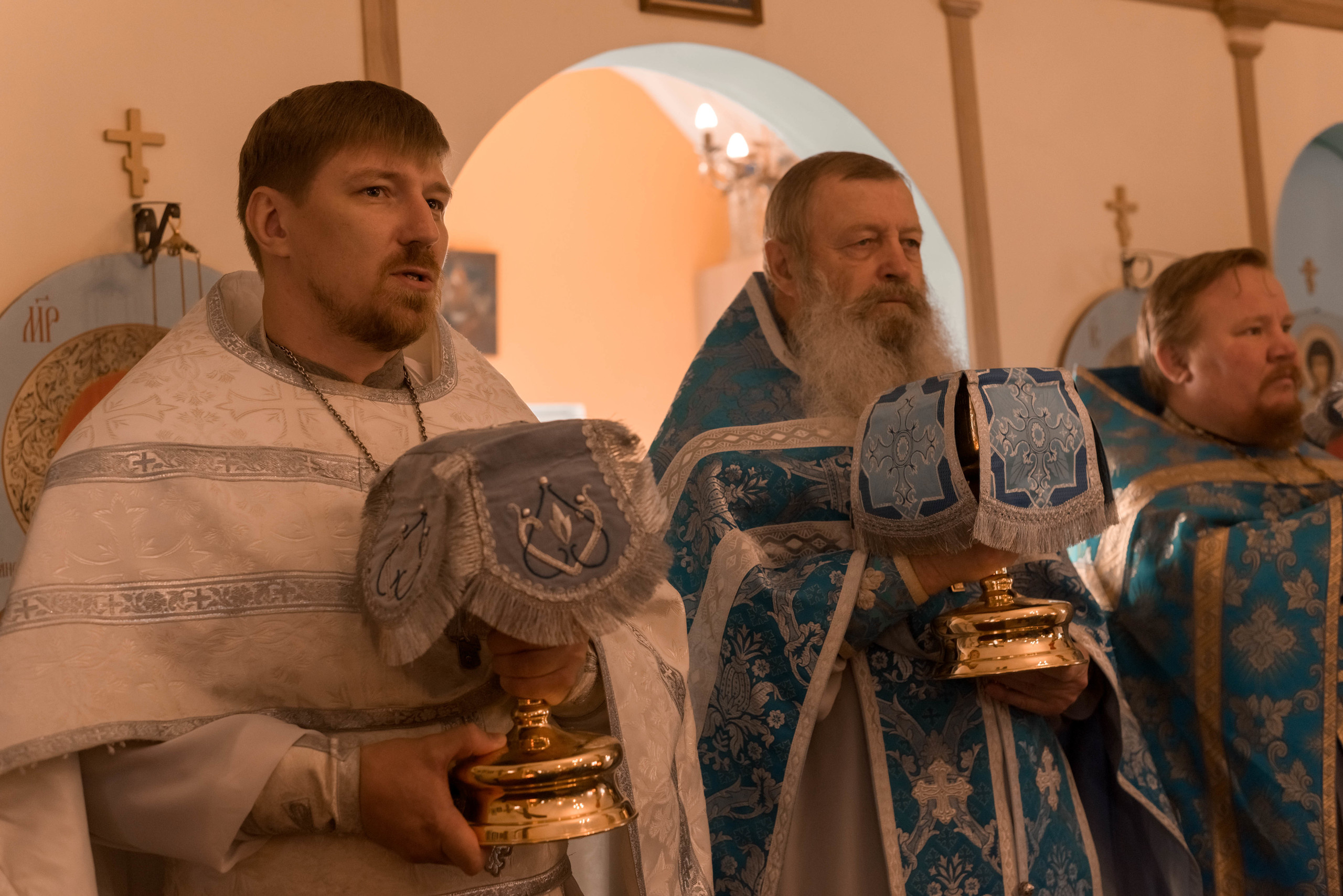 Репортажная съемка службы в Храме. Фотограф Юлия Кондратьева