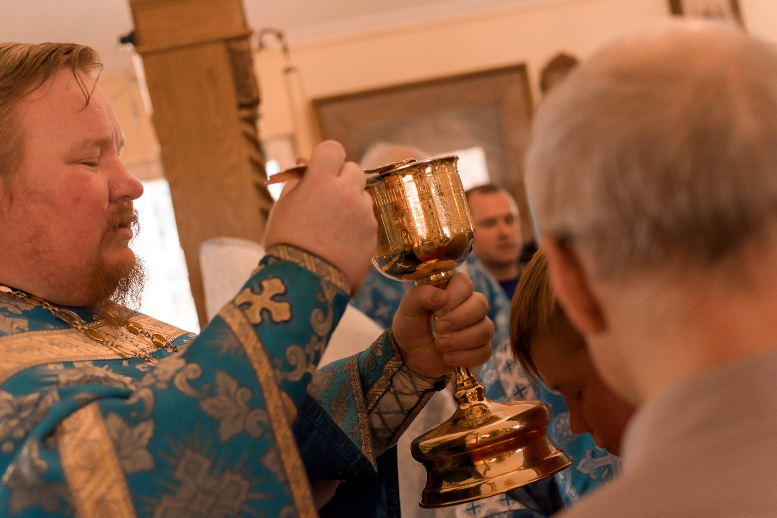 Репортажная съемка службы в Храме. Фотограф Юлия Кондратьева