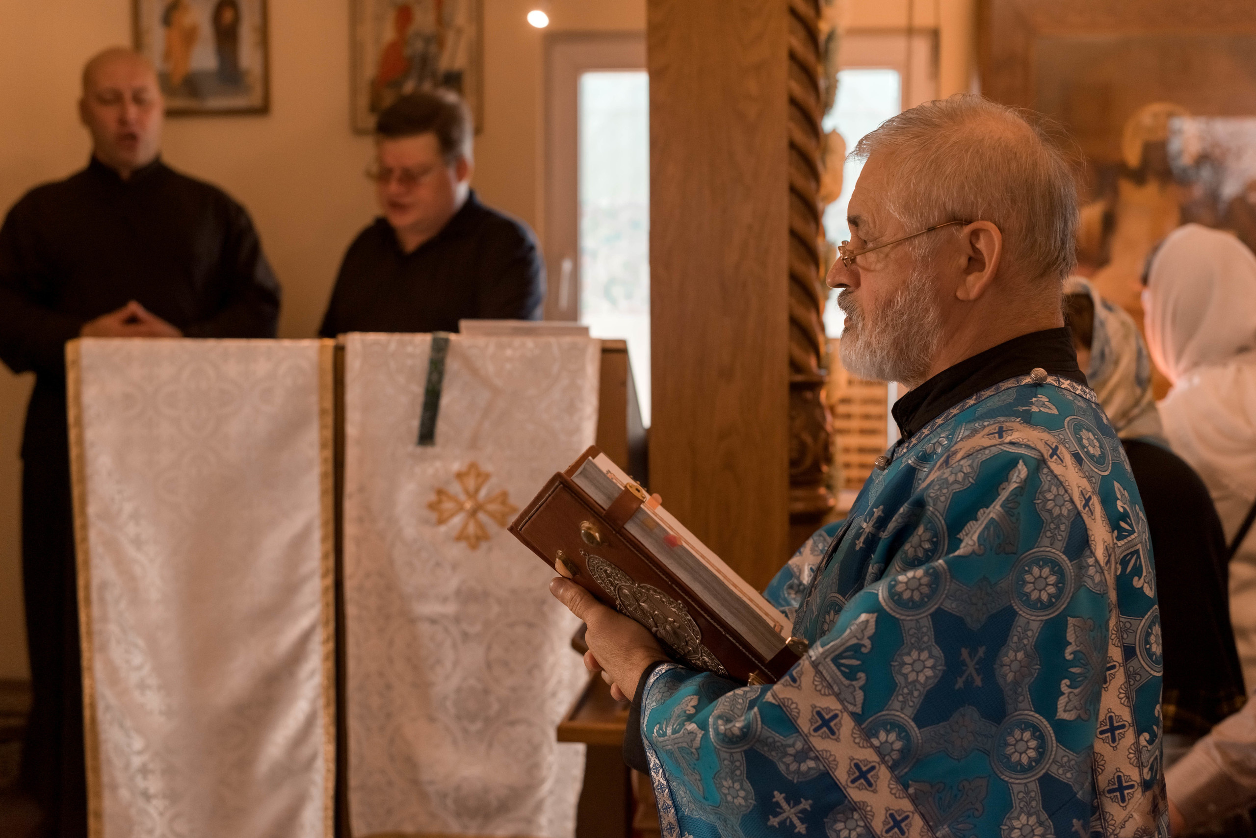Репортажная съемка службы в Храме. Фотограф Юлия Кондратьева