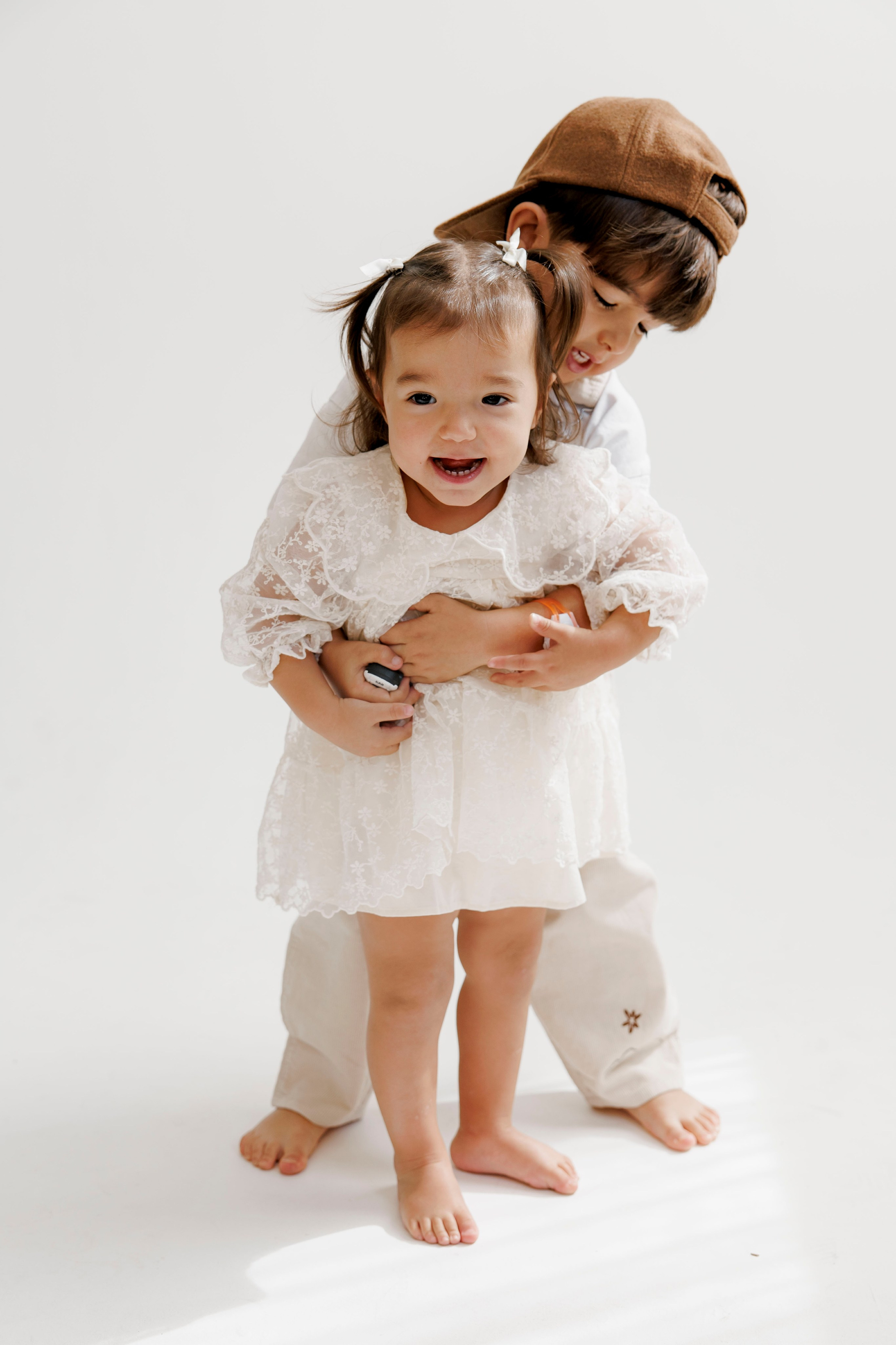 Family photoshoot inside the studio. Wedding and family photographer