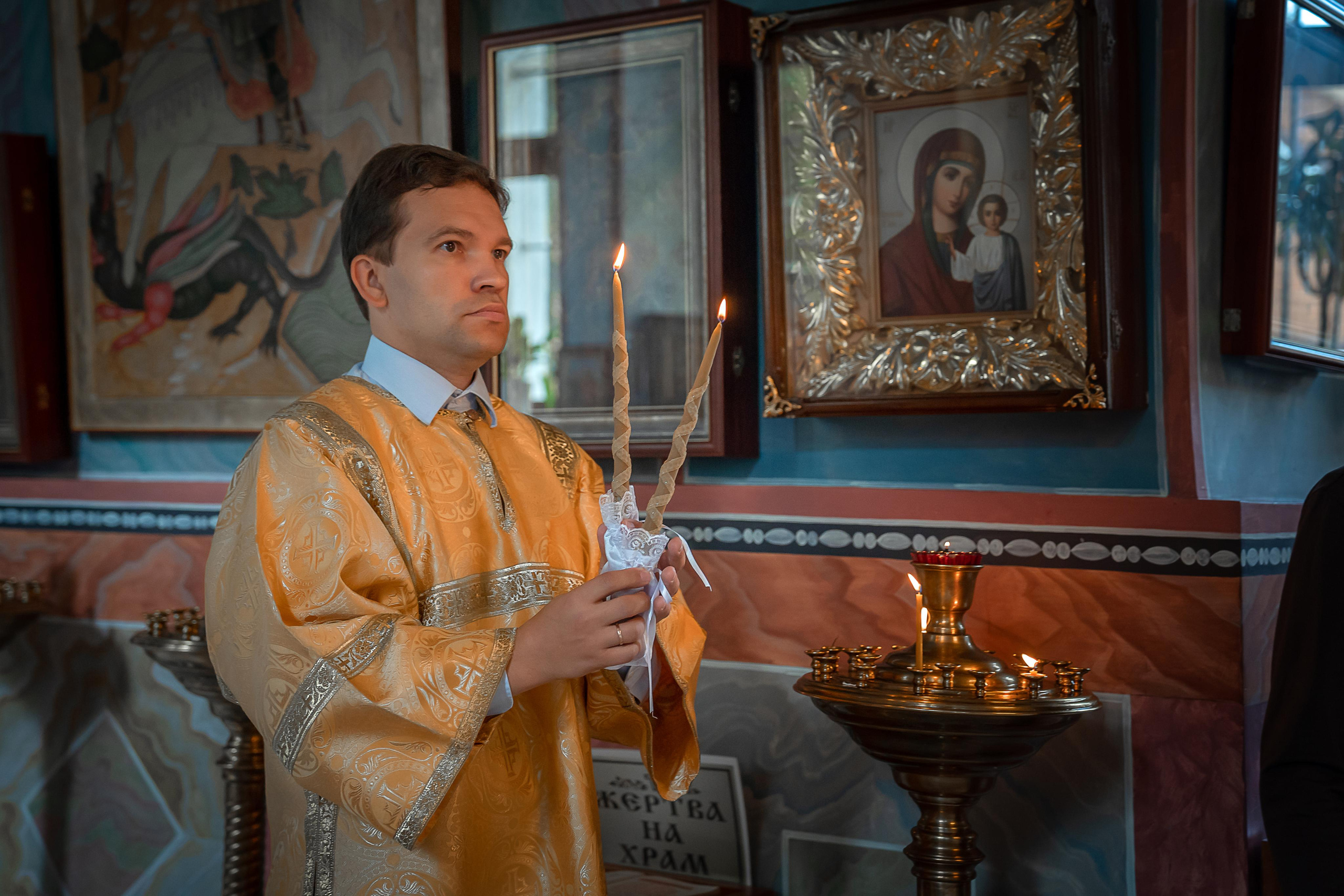 Венчание Инны и Николая в Трахонеево. Фото- и видеосъёмка крещения и венчания. Фотограф на крещение Москва