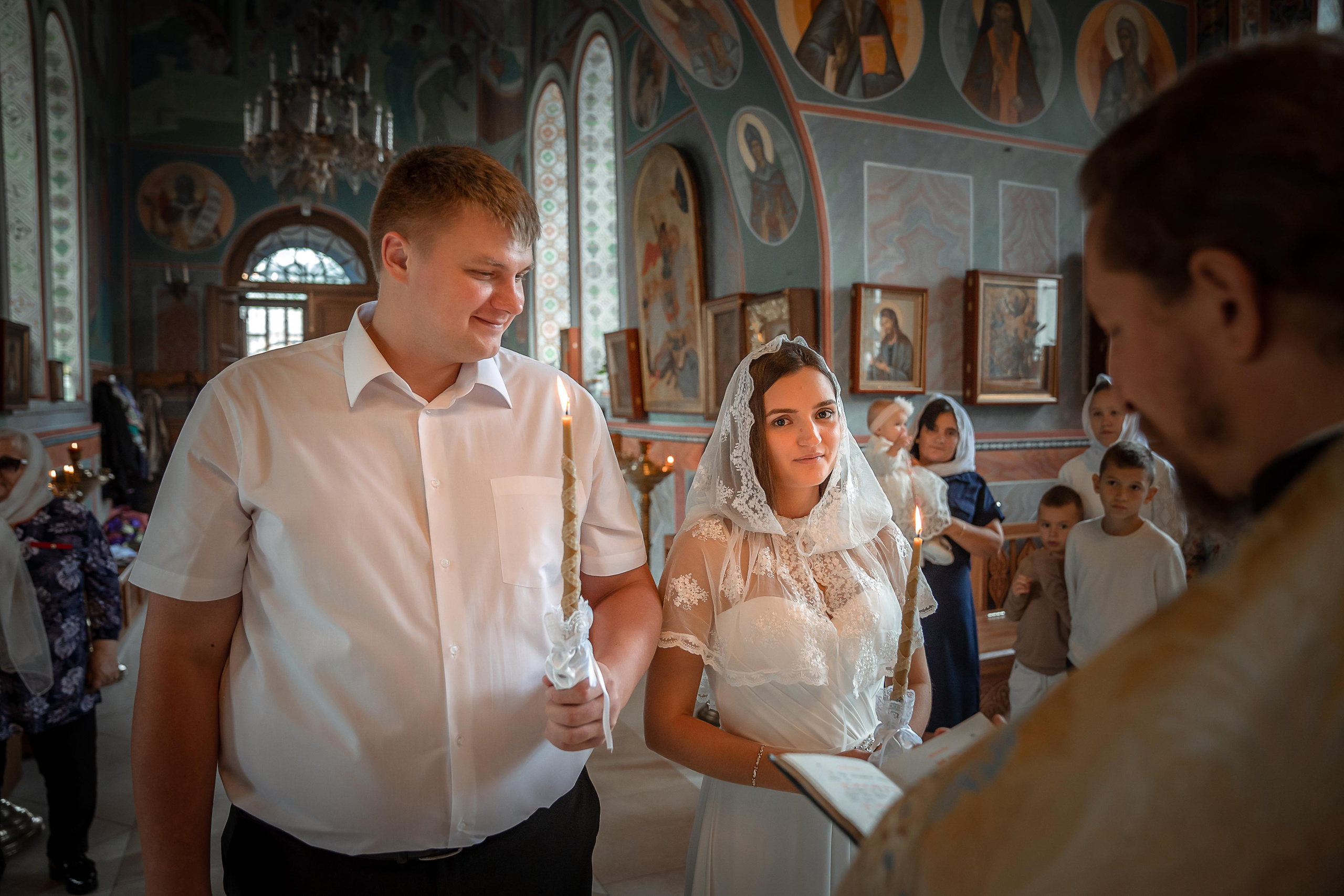 Венчание Инны и Николая в Трахонеево. Фото- и видеосъёмка крещения и венчания. Фотограф на крещение Москва