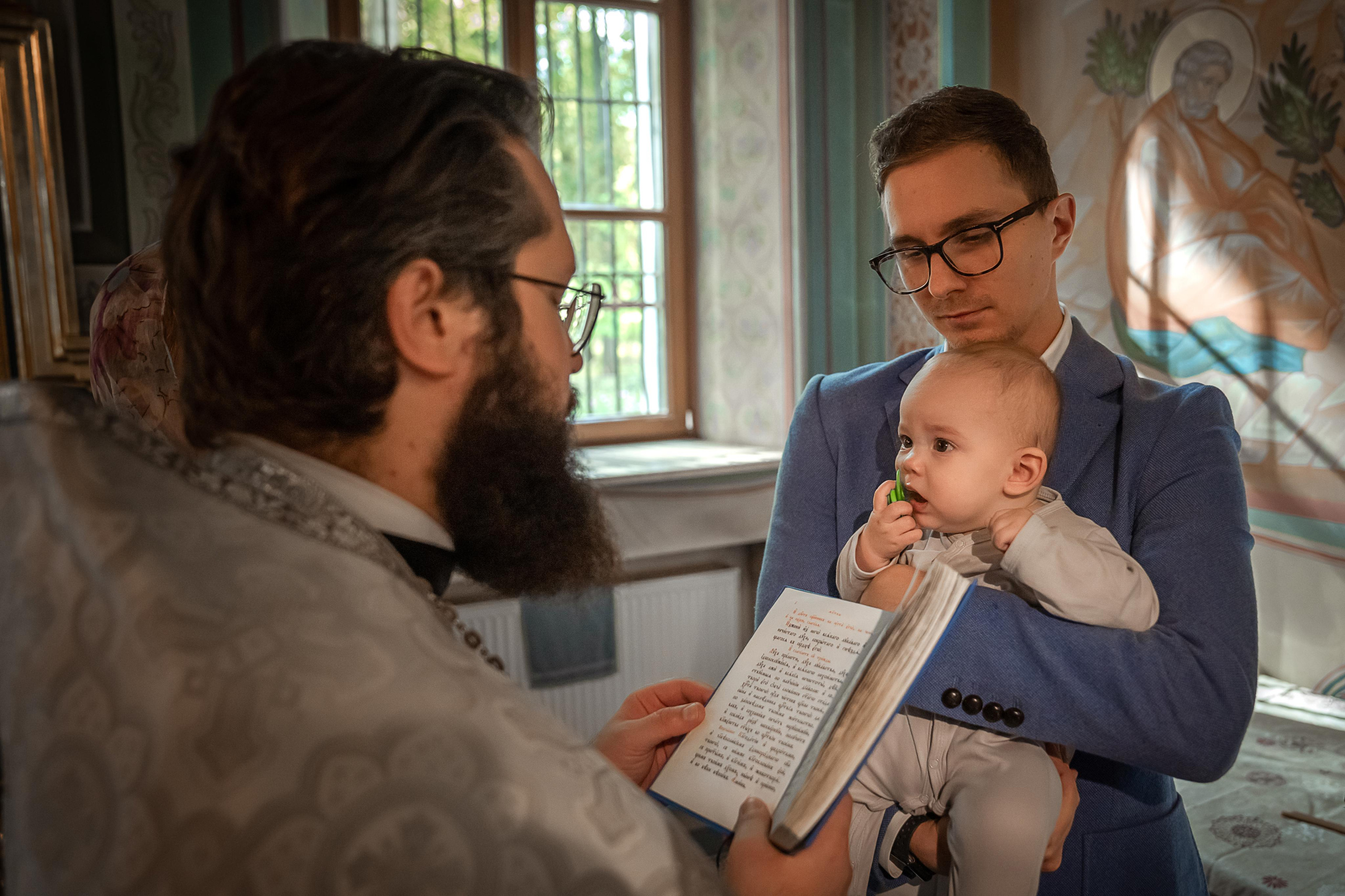 Профессиональная фото и видеосъёмка таинств крещения и венчания, профессиональный фотограф на  крещение венчание Москва в Троице-Лыково