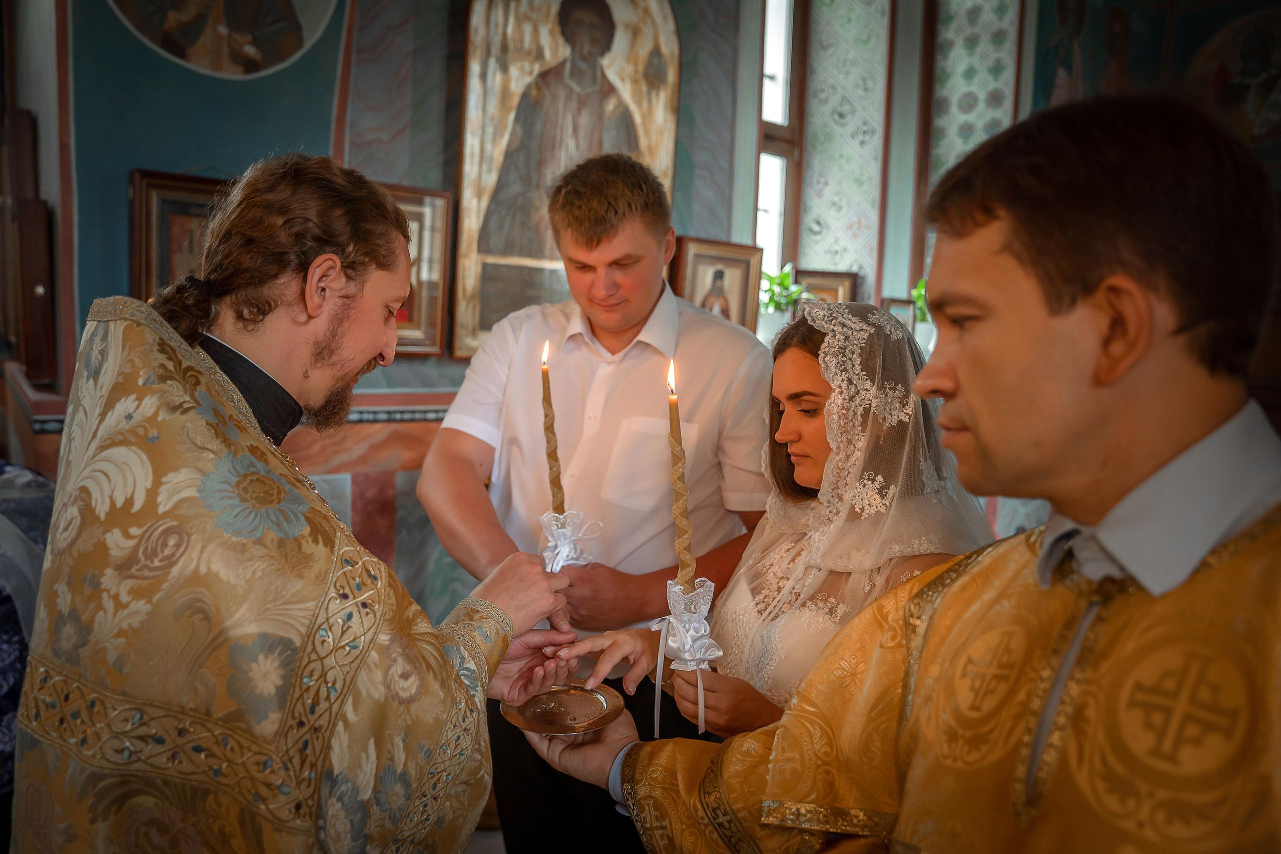 Венчание Инны и Николая в Трахонеево. Фото- и видеосъёмка крещения и венчания. Фотограф на крещение Москва