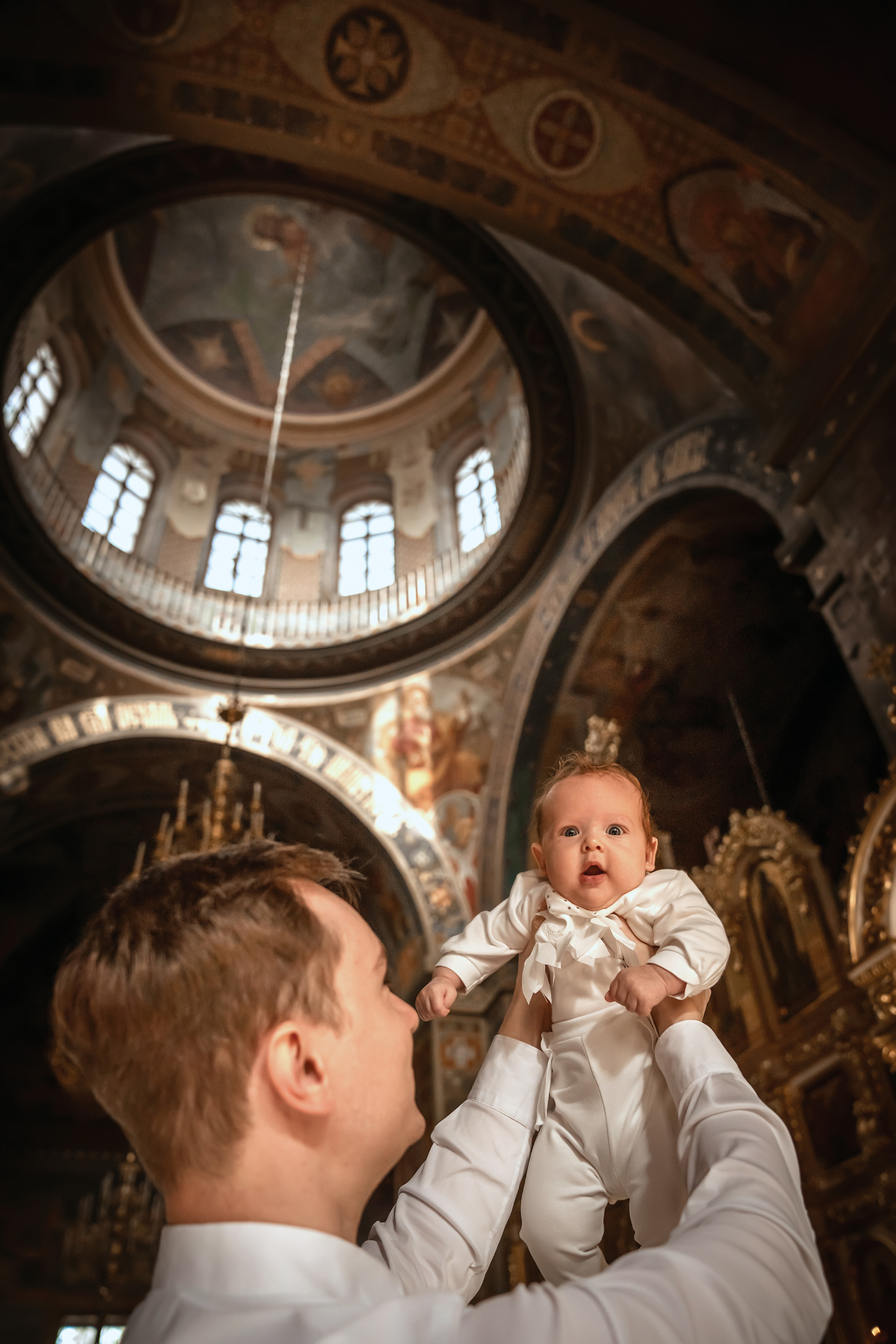 Профессиональная фото и видеосъёмка таинств крещения и венчания, профессиональный фотограф на  крещение венчание