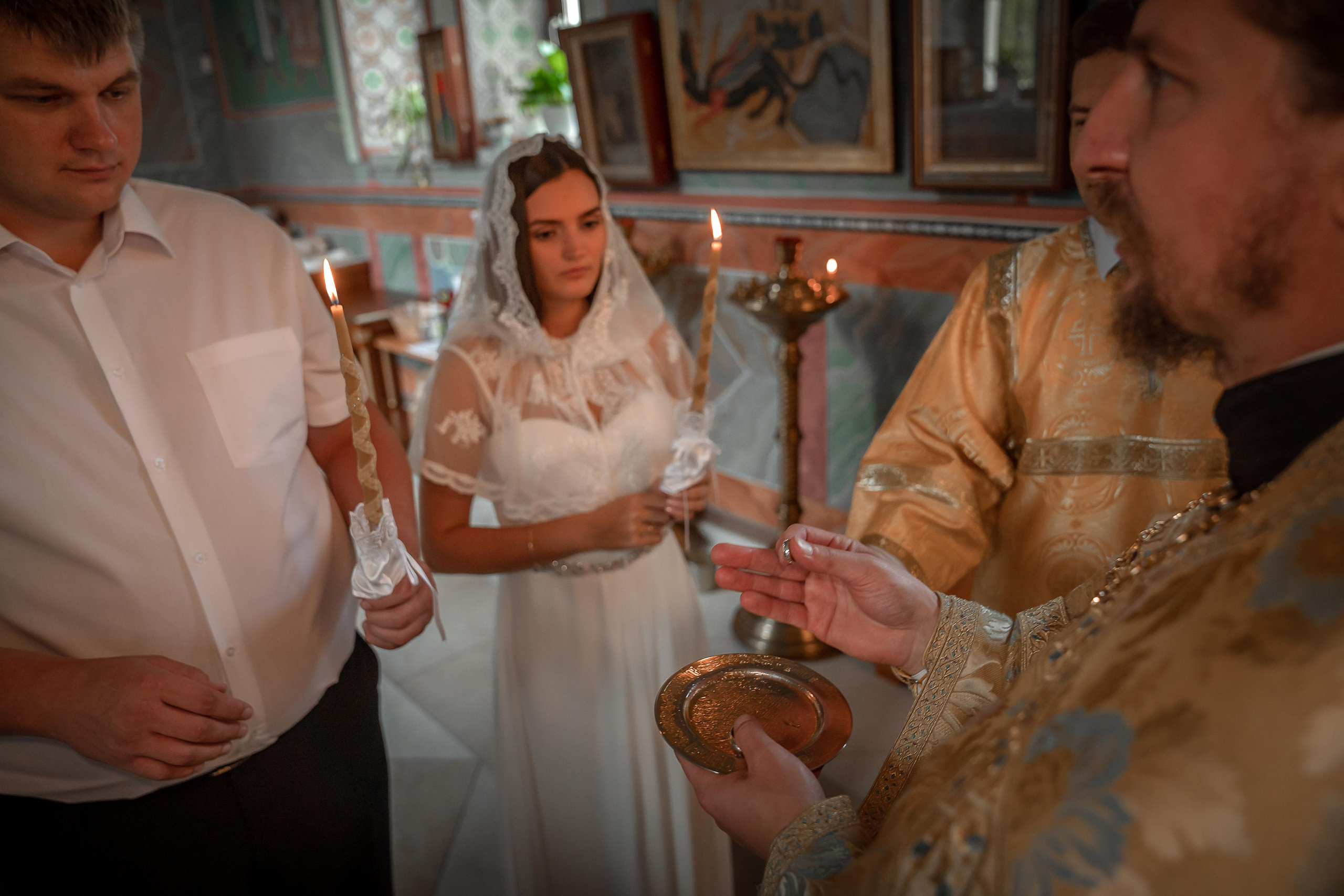 Венчание Инны и Николая в Трахонеево. Фото- и видеосъёмка крещения и венчания. Фотограф на крещение Москва