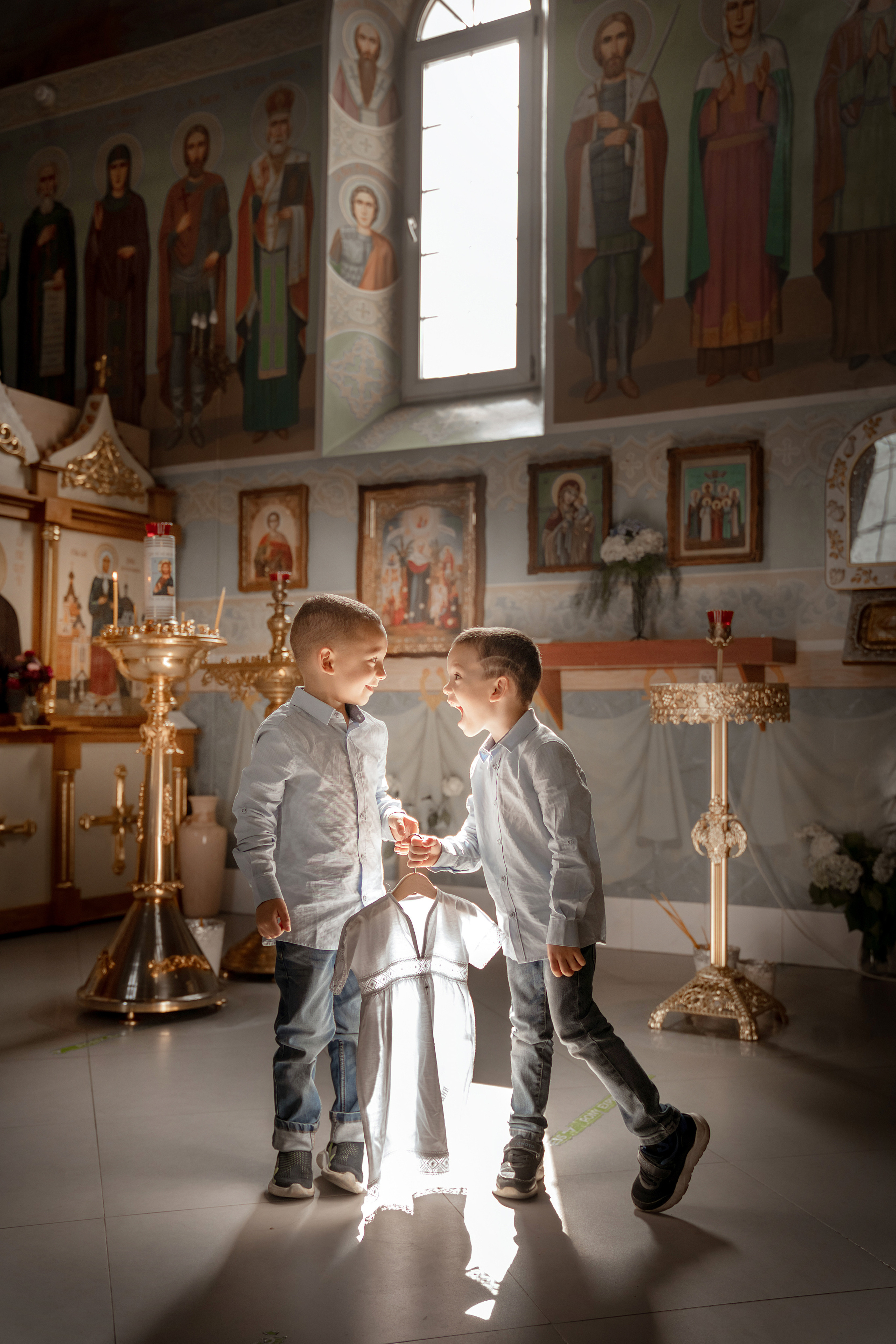 Профессиональная фото и видеосъёмка таинств крещения и венчания, профессиональный фотограф на  крещение венчание
