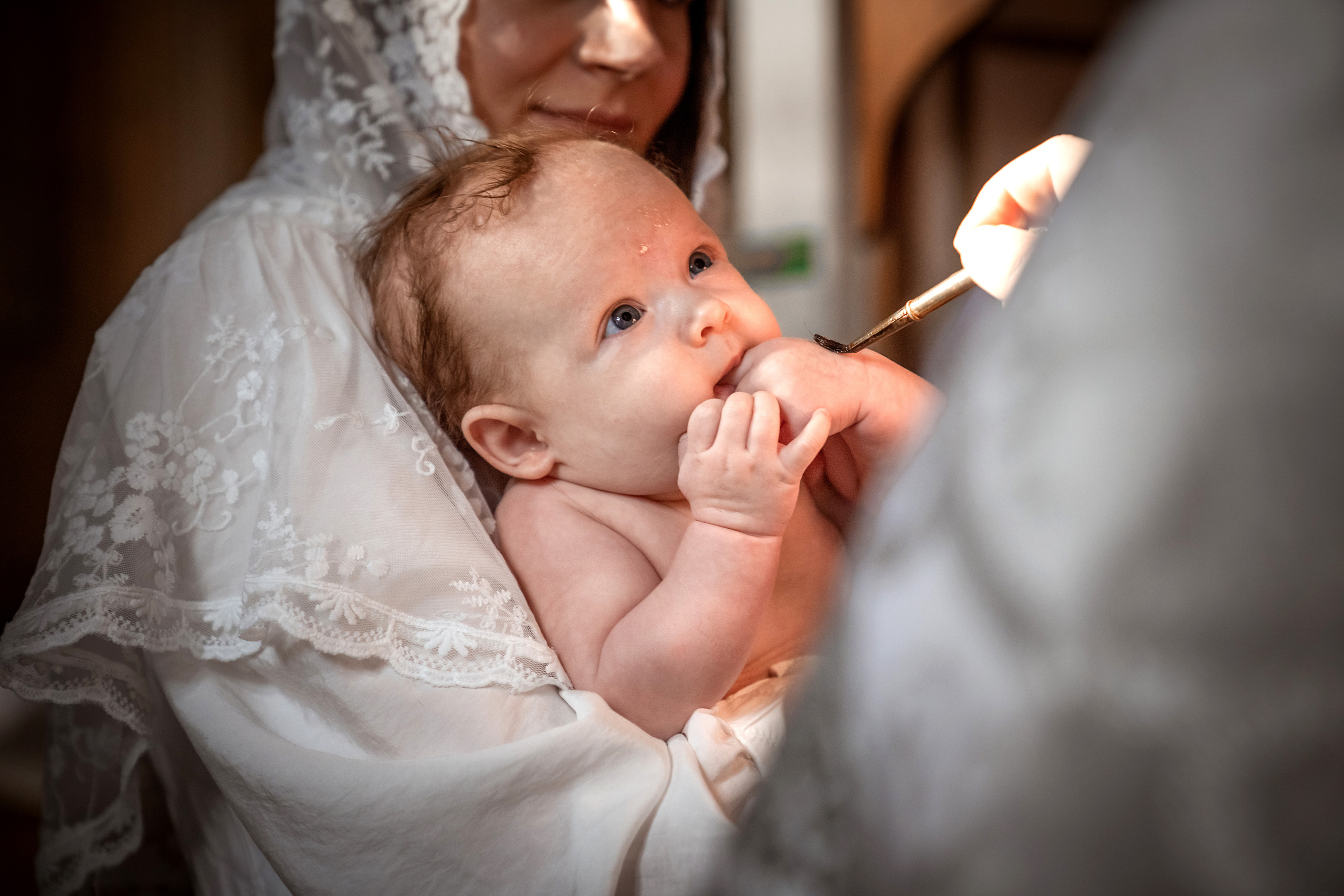 Профессиональная фото и видеосъёмка таинств крещения и венчания, профессиональный фотограф на  крещение венчание