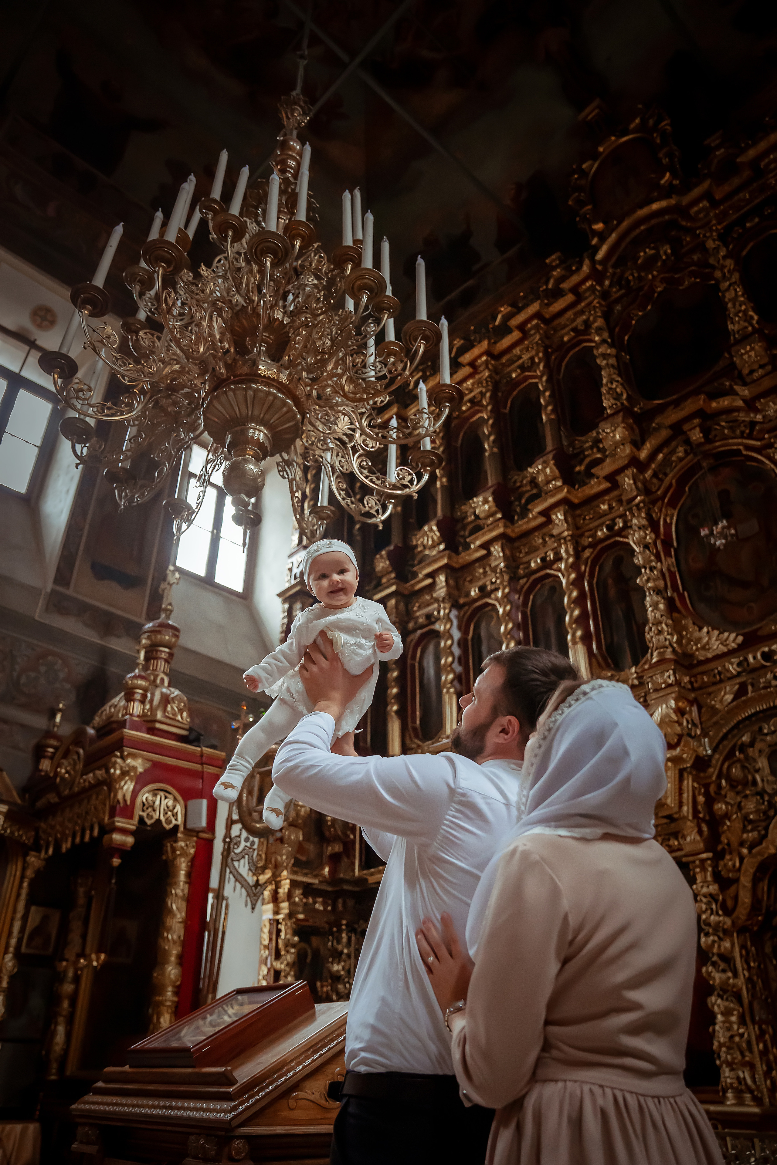 Профессиональная фото и видеосъёмка таинств крещения и венчания, профессиональный фотограф на  крещение венчание