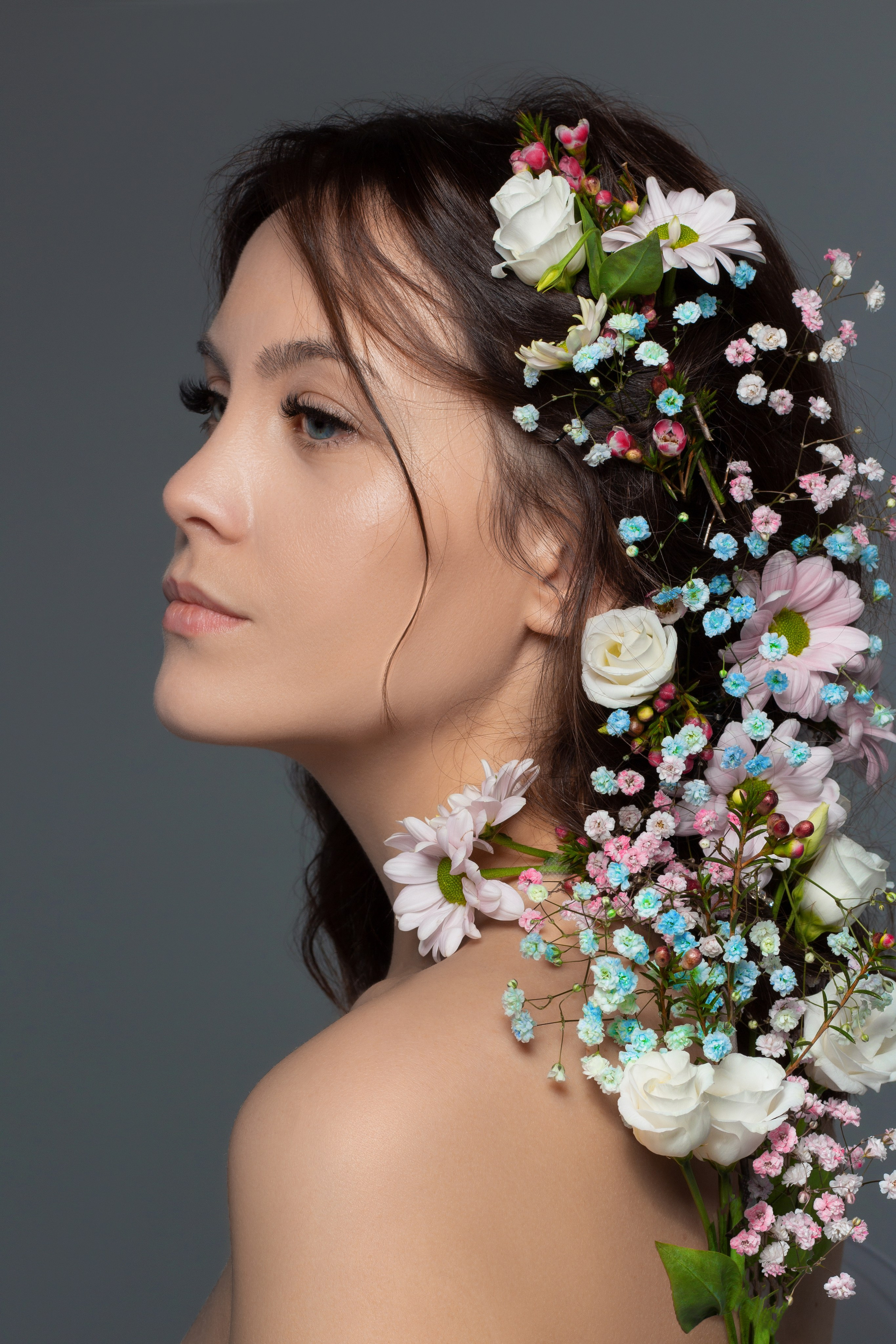 Фото весенний девушки, девушка в цветах. Весенния фотосессия в СПБ Фотостудия Beverly Hills