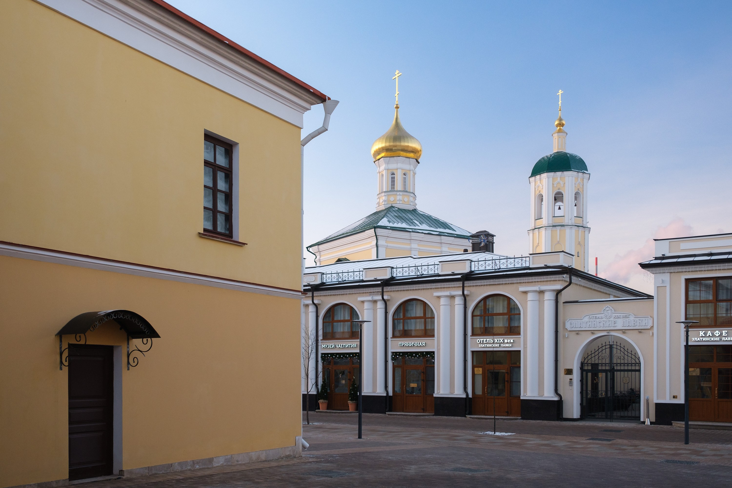 Металлистов, Покровская церковь