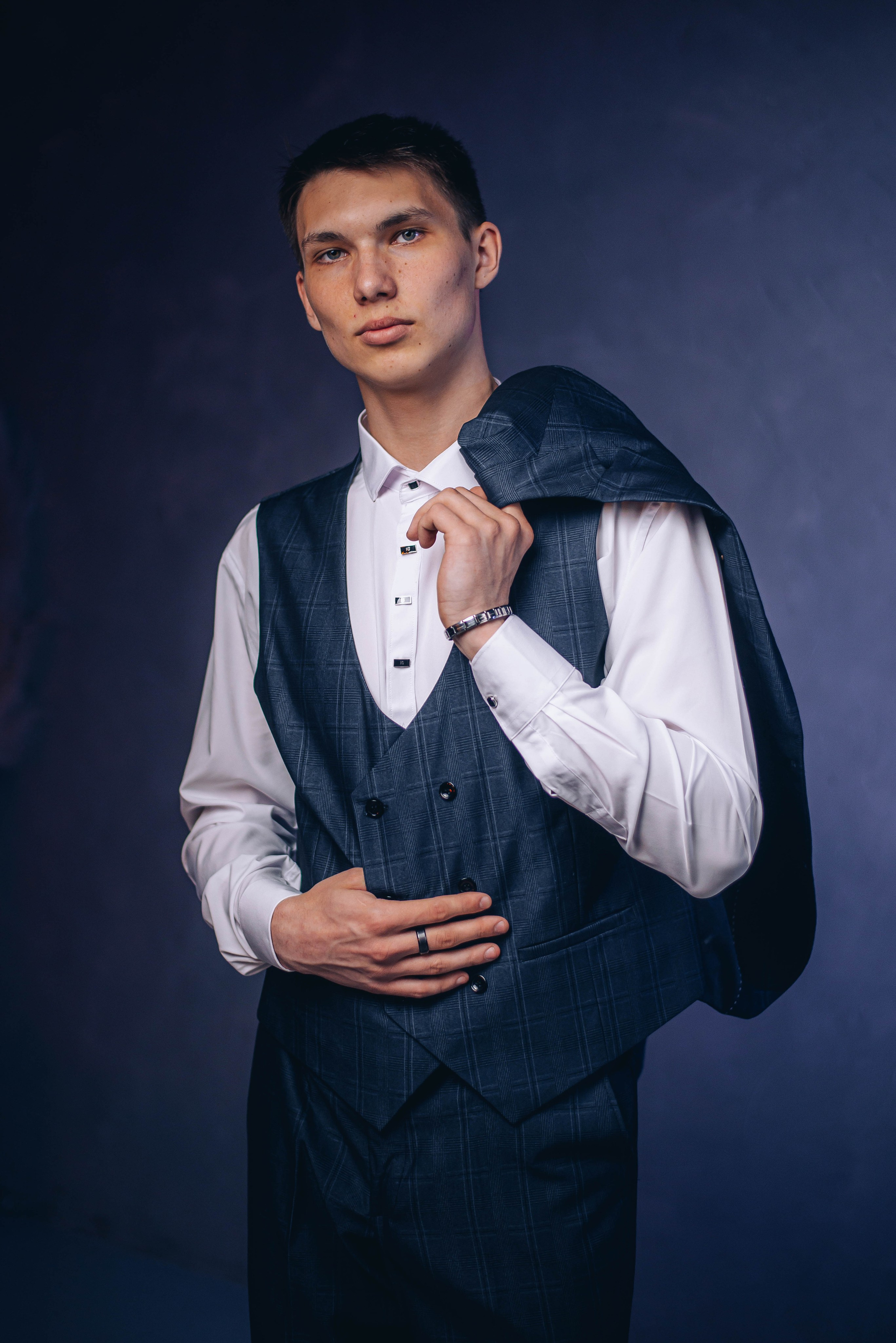 Выпускные альбомы 9-11 класс. Свадебная и концептуальная фотография в городе Улан-Удэ