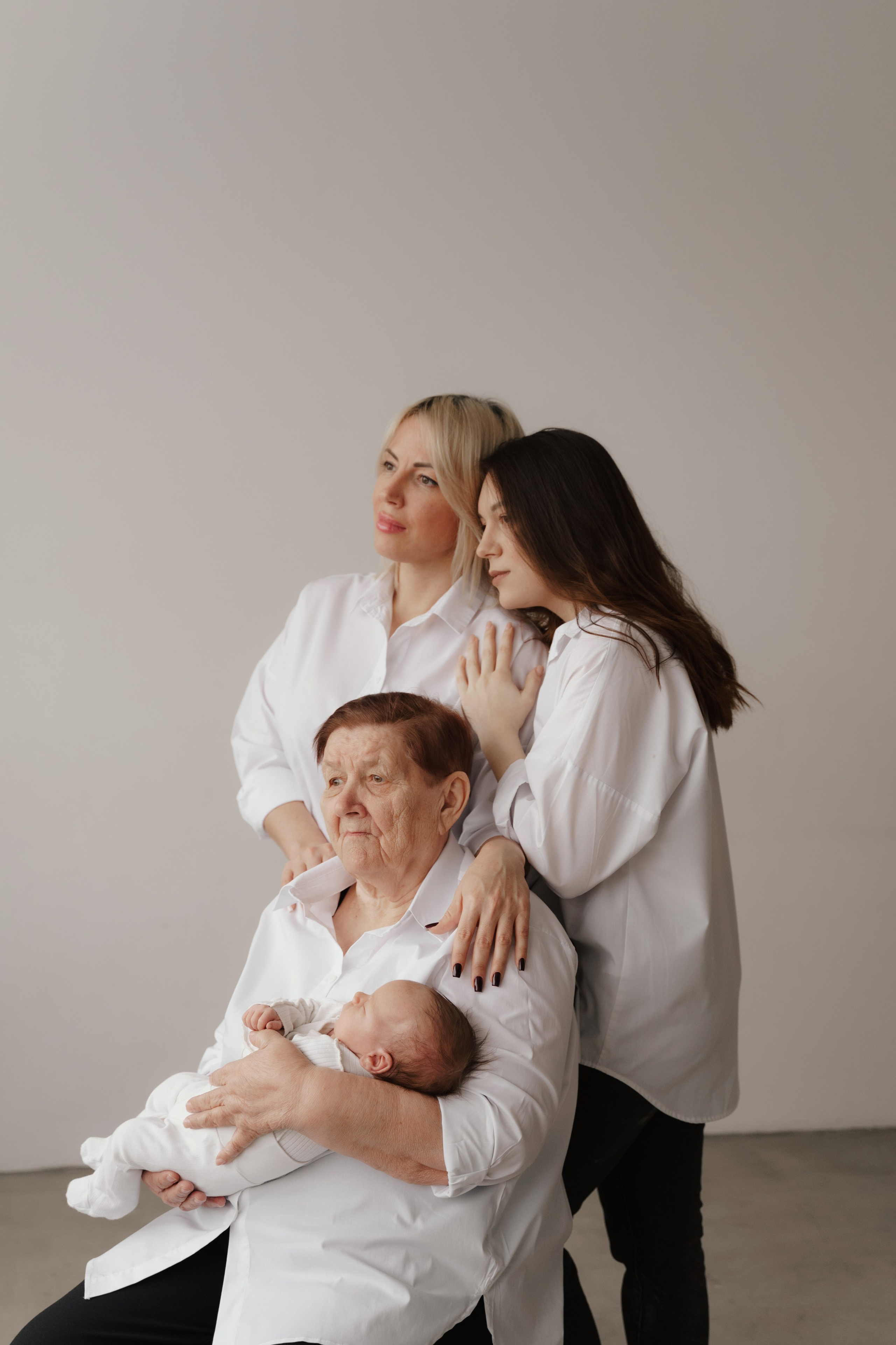 Семейная. Четыре поколения. Фотограф в Новосибирске. Ефимова Анастасия