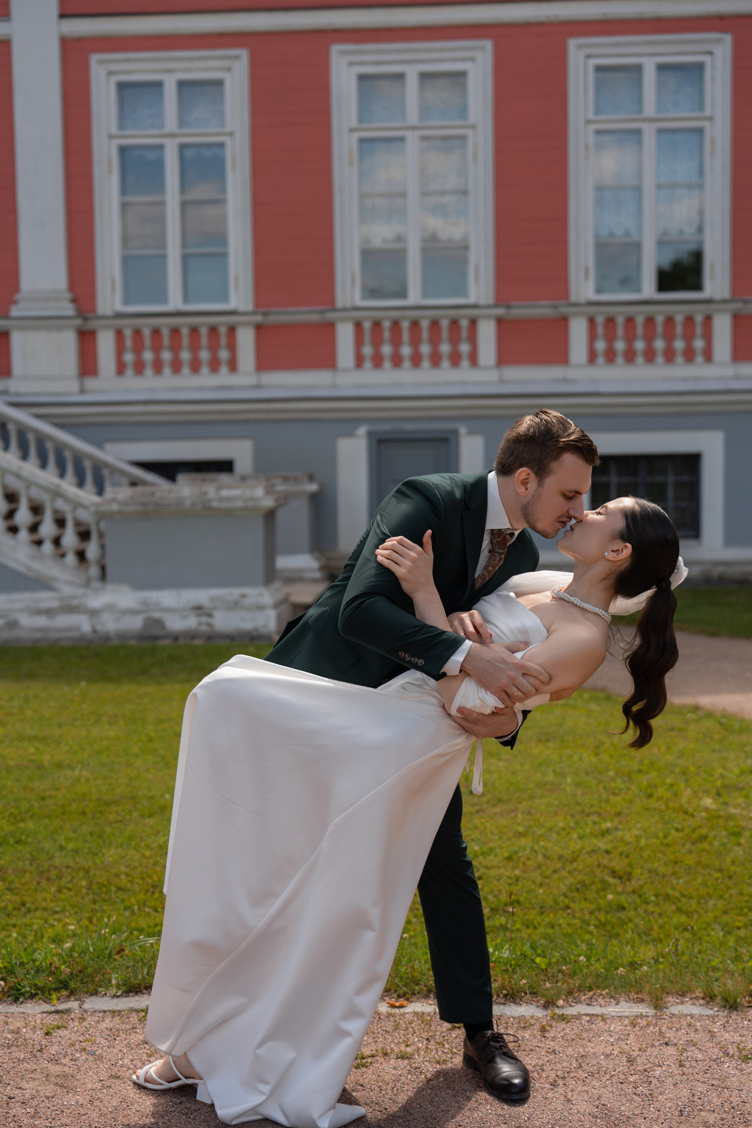 Влад и Илина в Кусково. Свадебный фотограф в Москве Анна Полушина