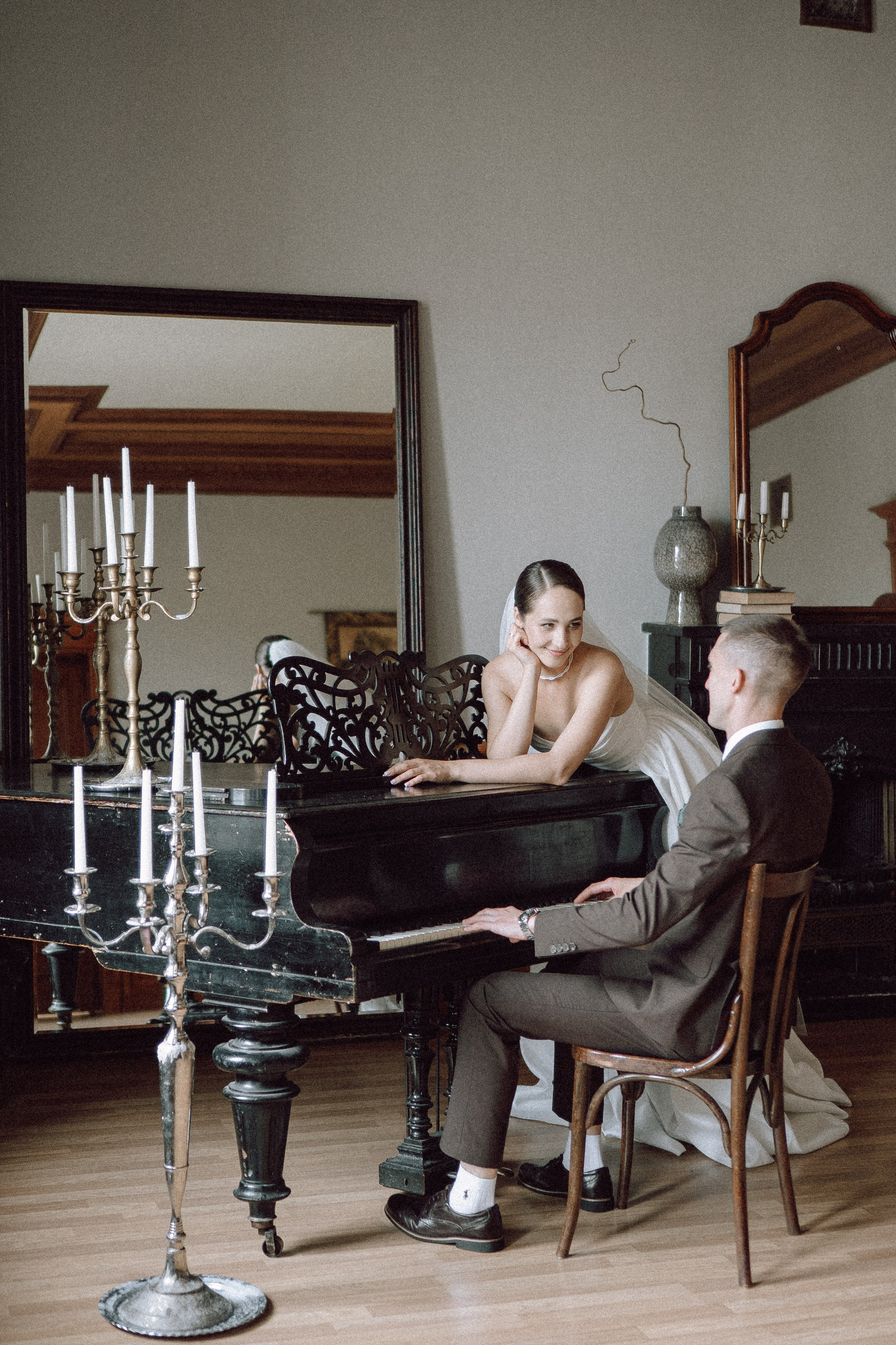 СВАДЕБНАЯ ПРОГУЛКА В САНТК-ПЕТЕРБУРГЕ (ИСАКИЕВСКИЙ СОБОР, ЗИМНЯЯ КАНАВКА, ЭРМИТАЖ И БОЛЬШАЯ МОРСКАЯ УЛИЦА). Профессиональный фотограф, Санкт-Петербург — Виктория Богомолова