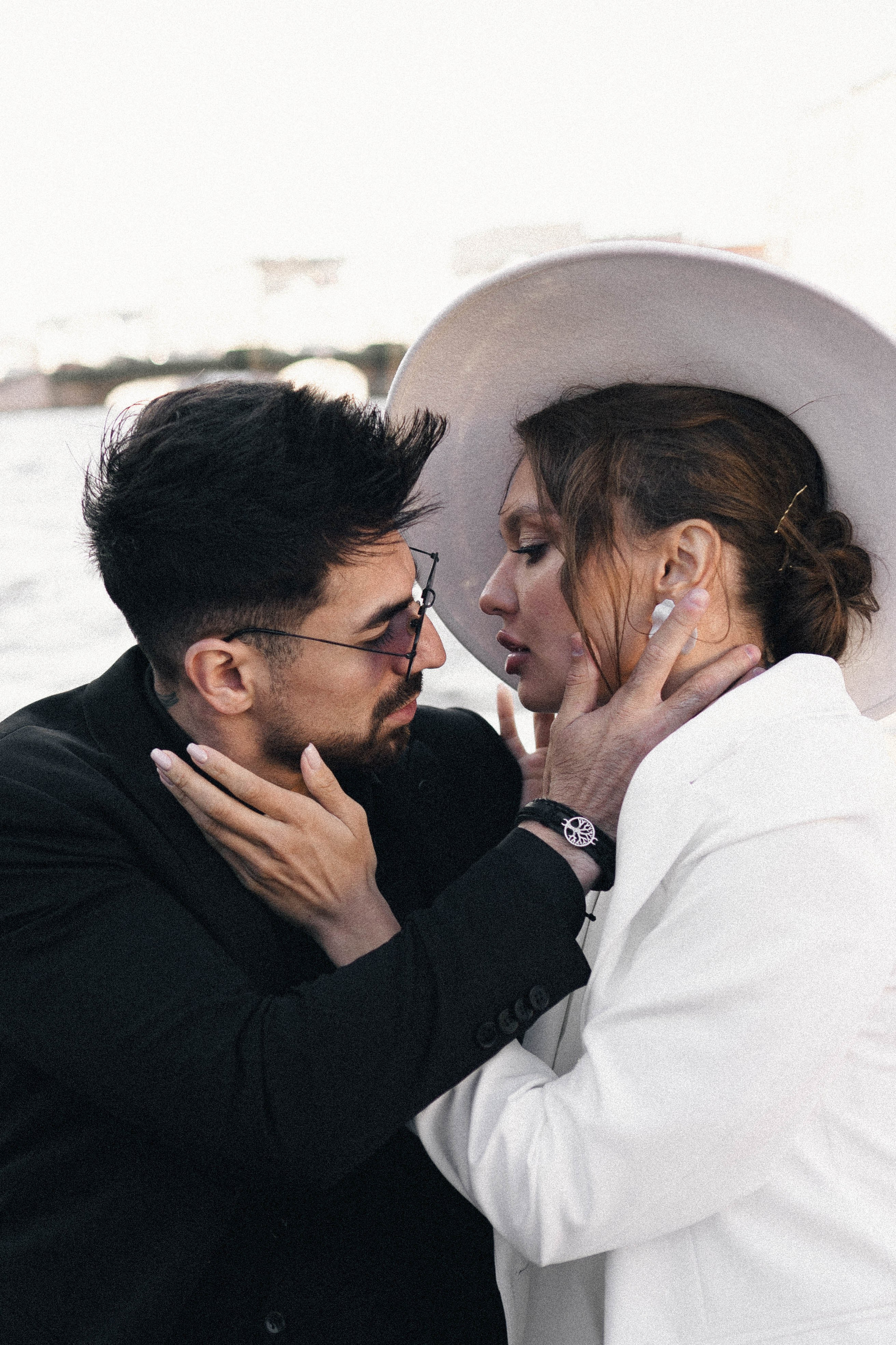 СВАДЕНБНАЯ СЬЕМКА НА КАТЕРЕ ПО КАНАЛАМ САНКТ-ПЕТЕРБУРГА И В АКВАТОРИИ НЕВЫ. Профессиональный фотограф, Санкт-Петербург — Виктория Богомолова