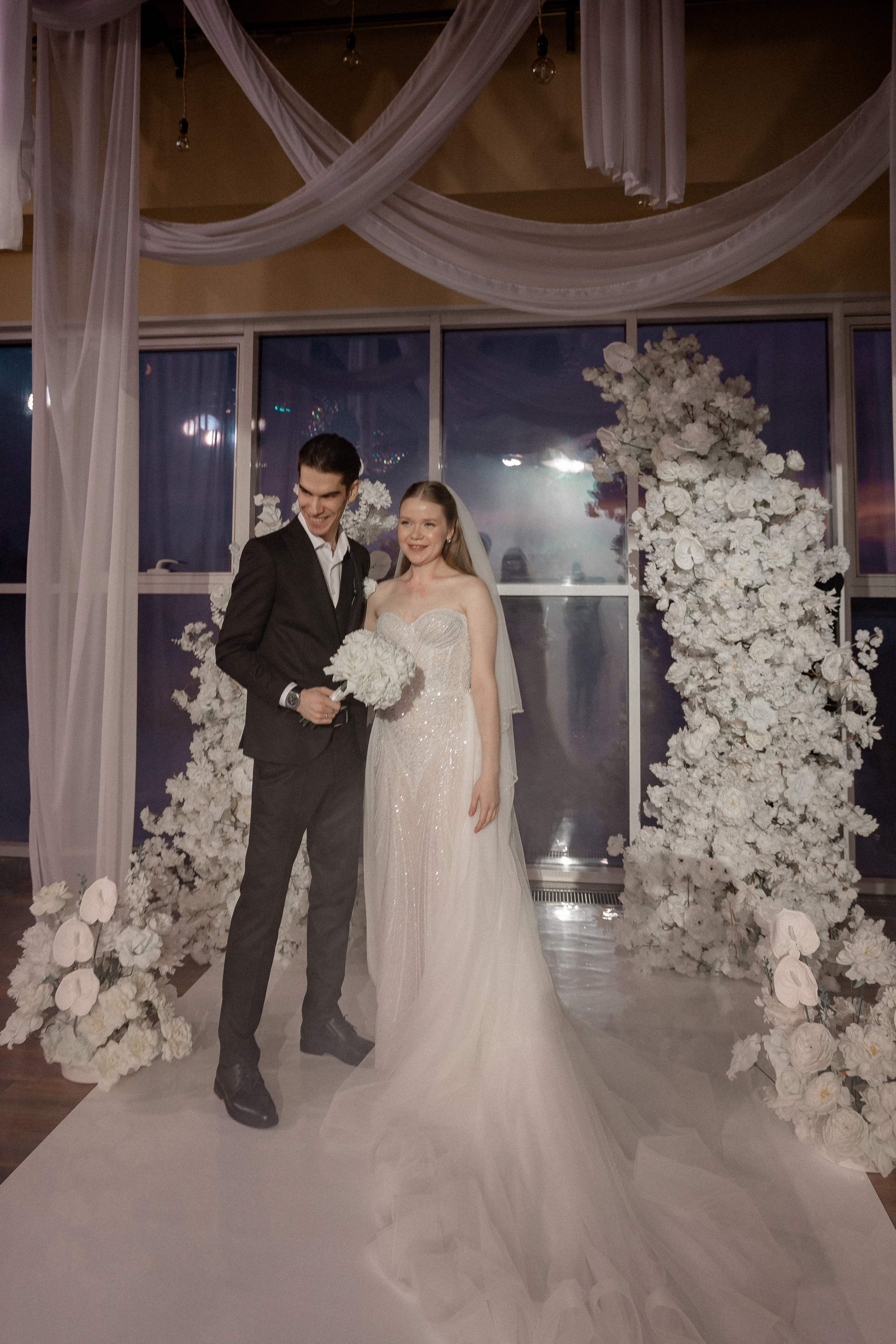 СВАДЕБНАЯ СЬЕМКА СБОРОВ В ОТЕЛЕ И ВЫЕЗД НА ЦЕРЕМОНИЮ (СНЯТО В СИБИРЕ В НИЖНЕВАРТОВСКЕ). Профессиональный фотограф, Санкт-Петербург — Виктория Богомолова