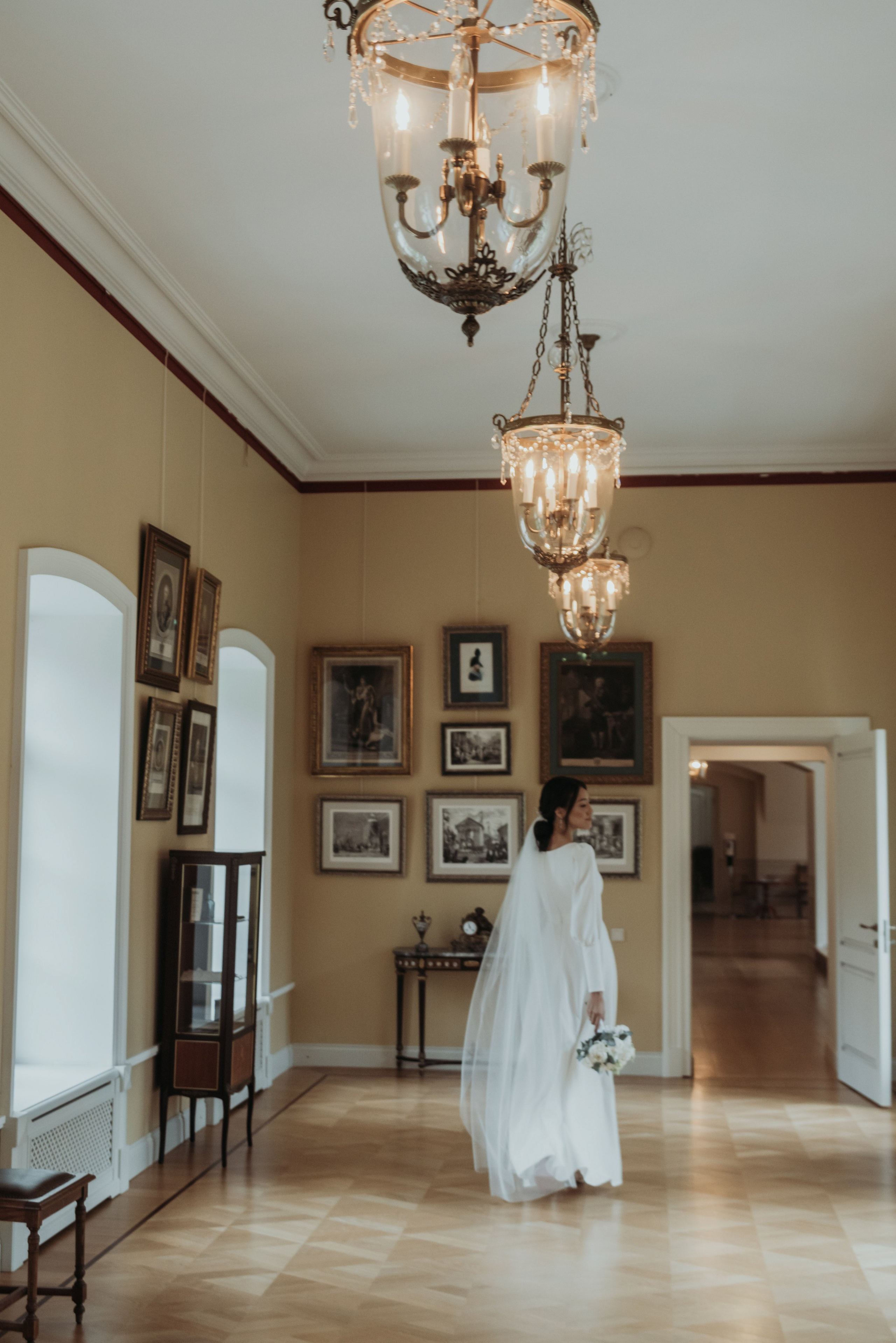 Свадебная фотосессия в Твери в красивой локации в замке в Московской области. Свадебный фотограф в Твери, Москве и Санкт-Петербурге Денисова Екатерина