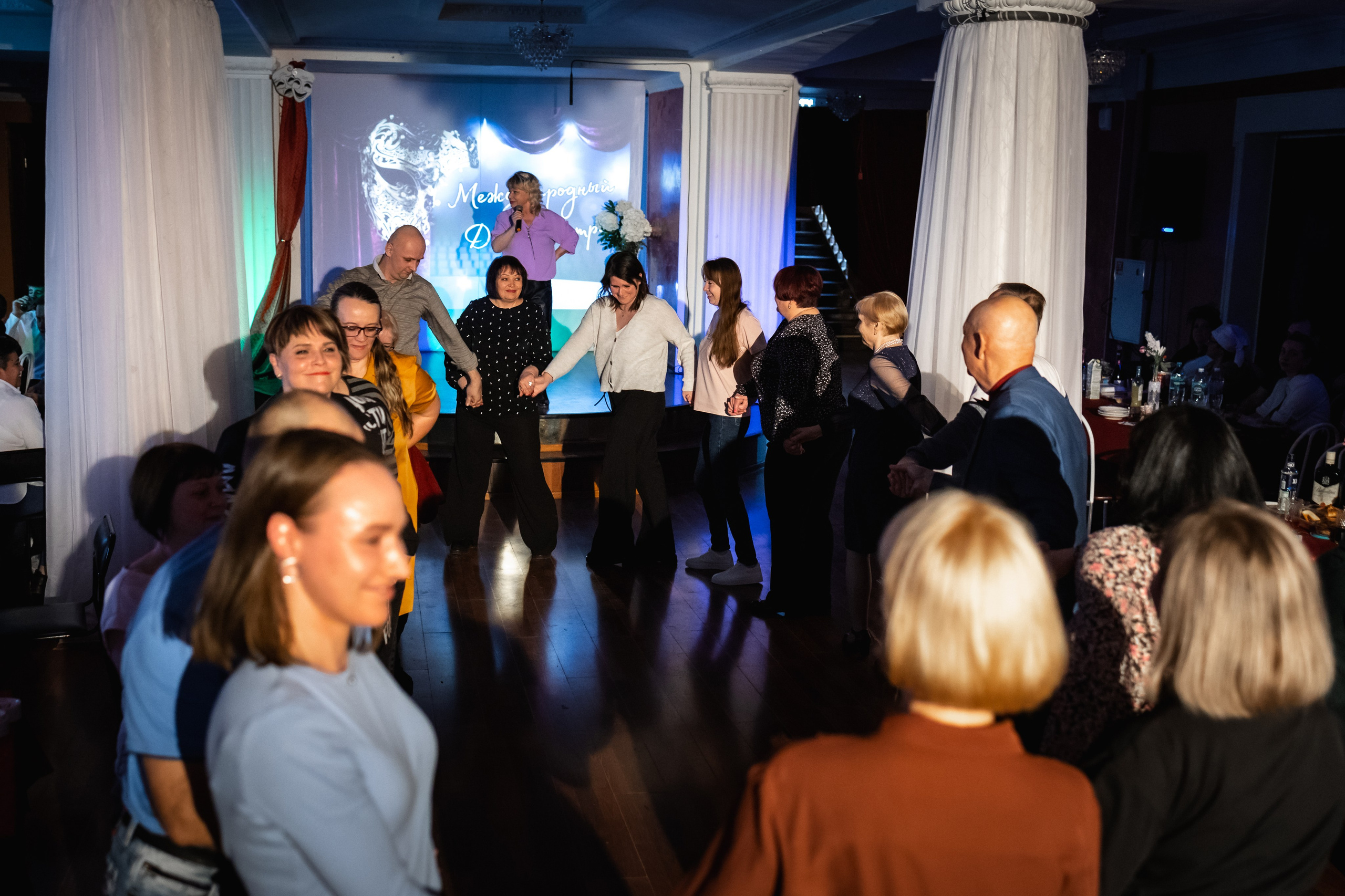 «Свеча» приглашает в театральную гостиную. Свадебный и семейный фотограф в г. Волхов Алексей Кочерыжкин