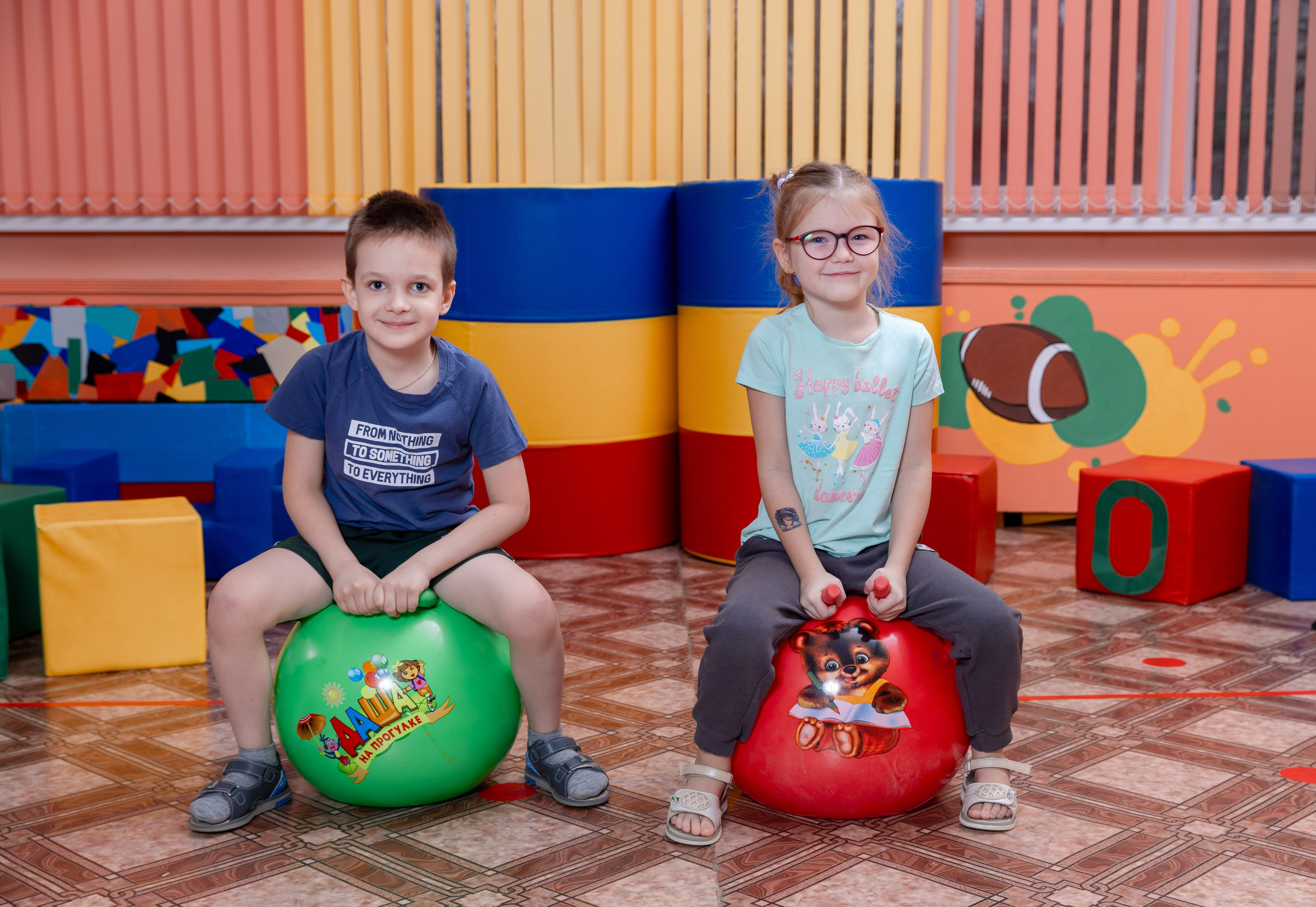 Детские сады. Выпускные школьные фото­альбомы для школ и детских садов в Волгограде и Волжском