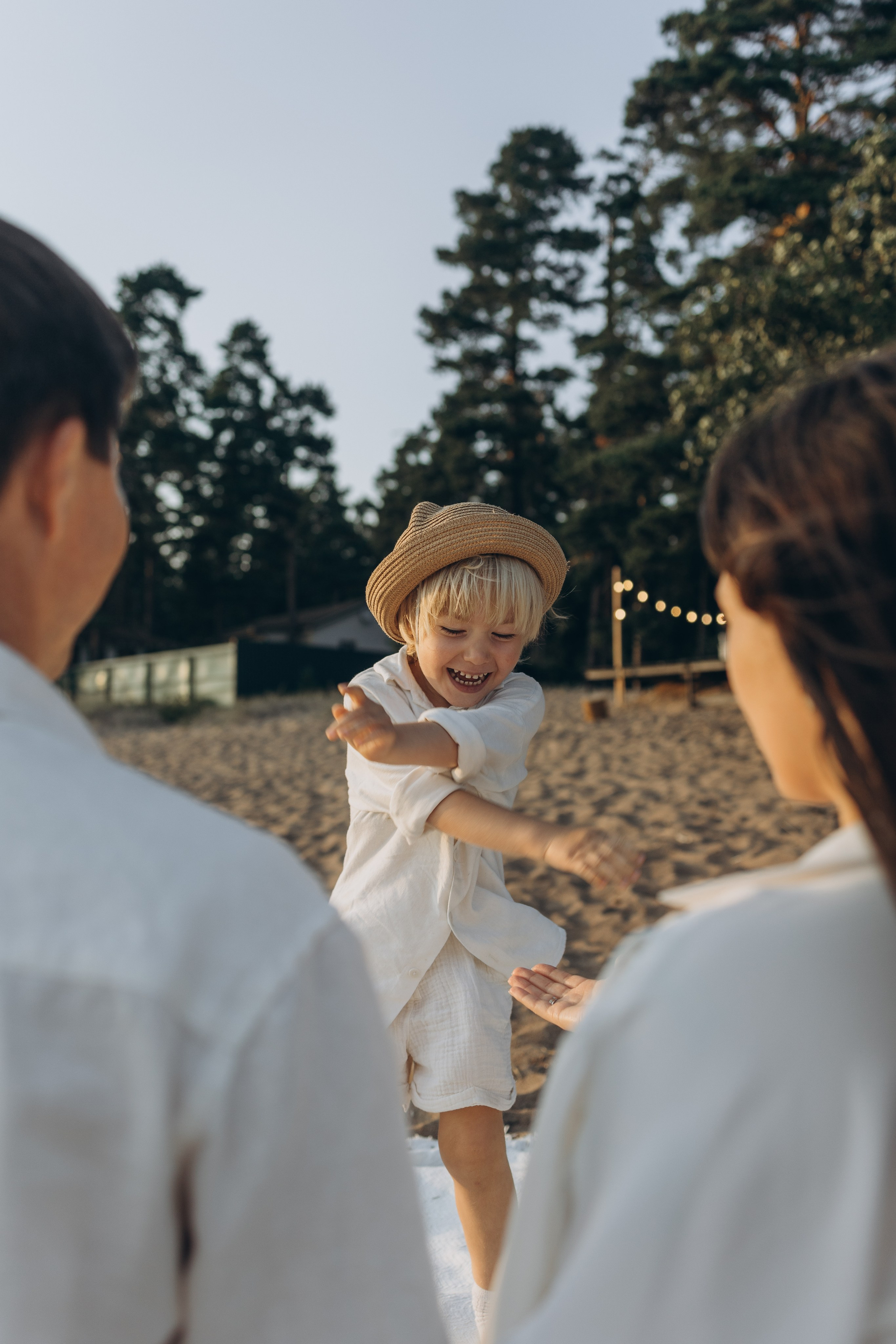 Эмилия, Дмитрий и Демид на Финском заливе. Семейный фотограф в Москве Виктория Ястребинская